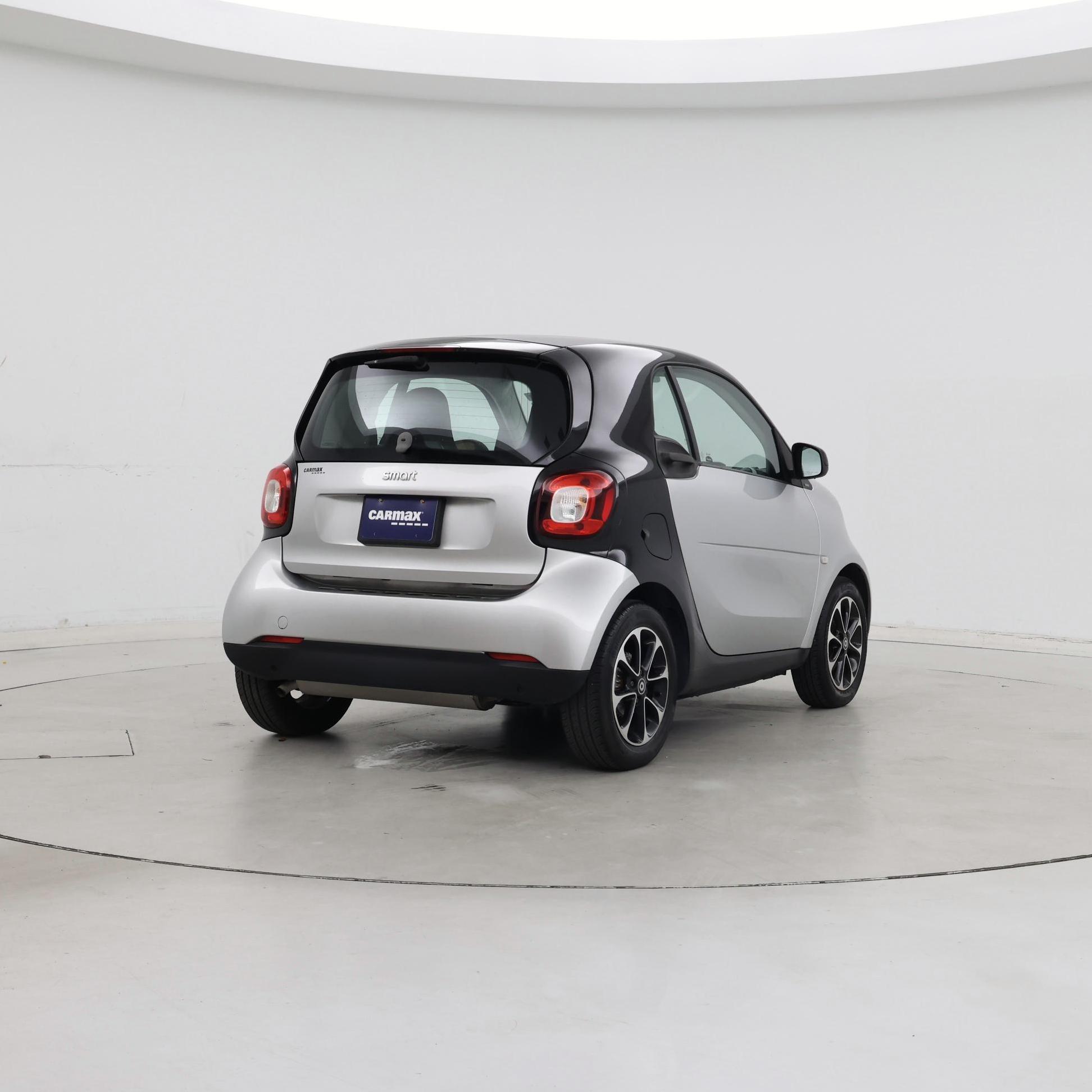 Thumbnail: 2016 smart fortwo - 8