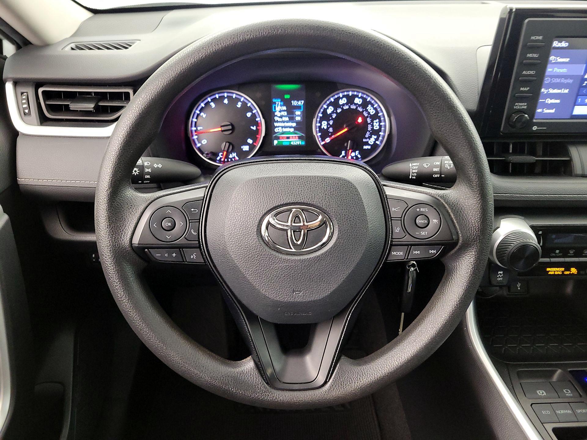 Thumbnail: 2021 Toyota RAV4 - 10