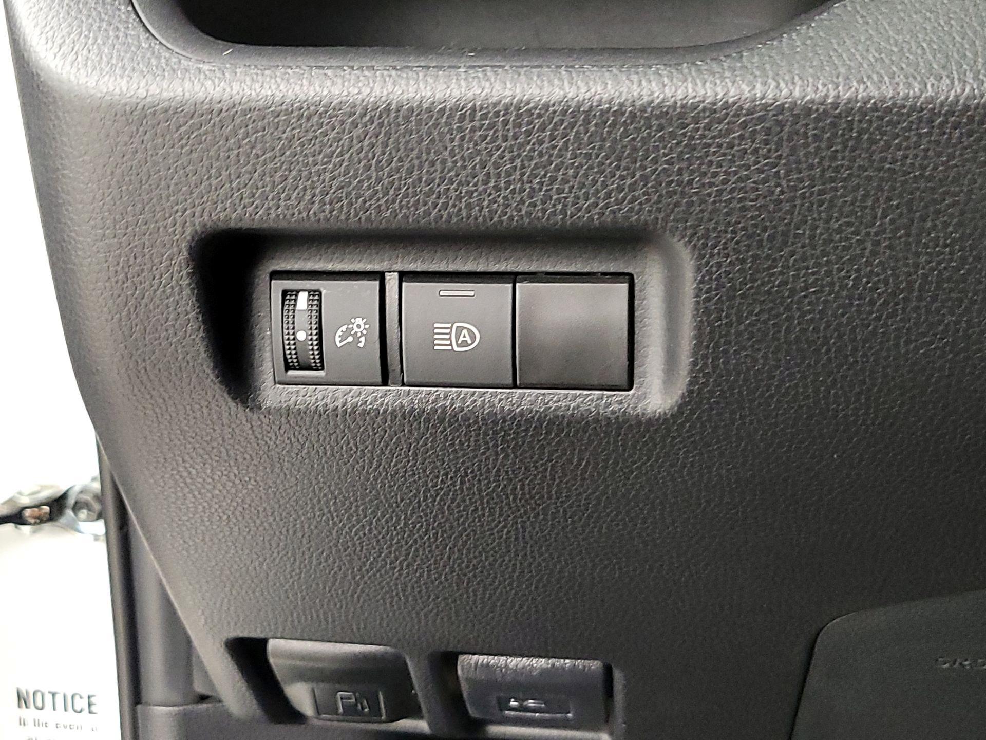 Thumbnail: 2021 Toyota RAV4 - 13