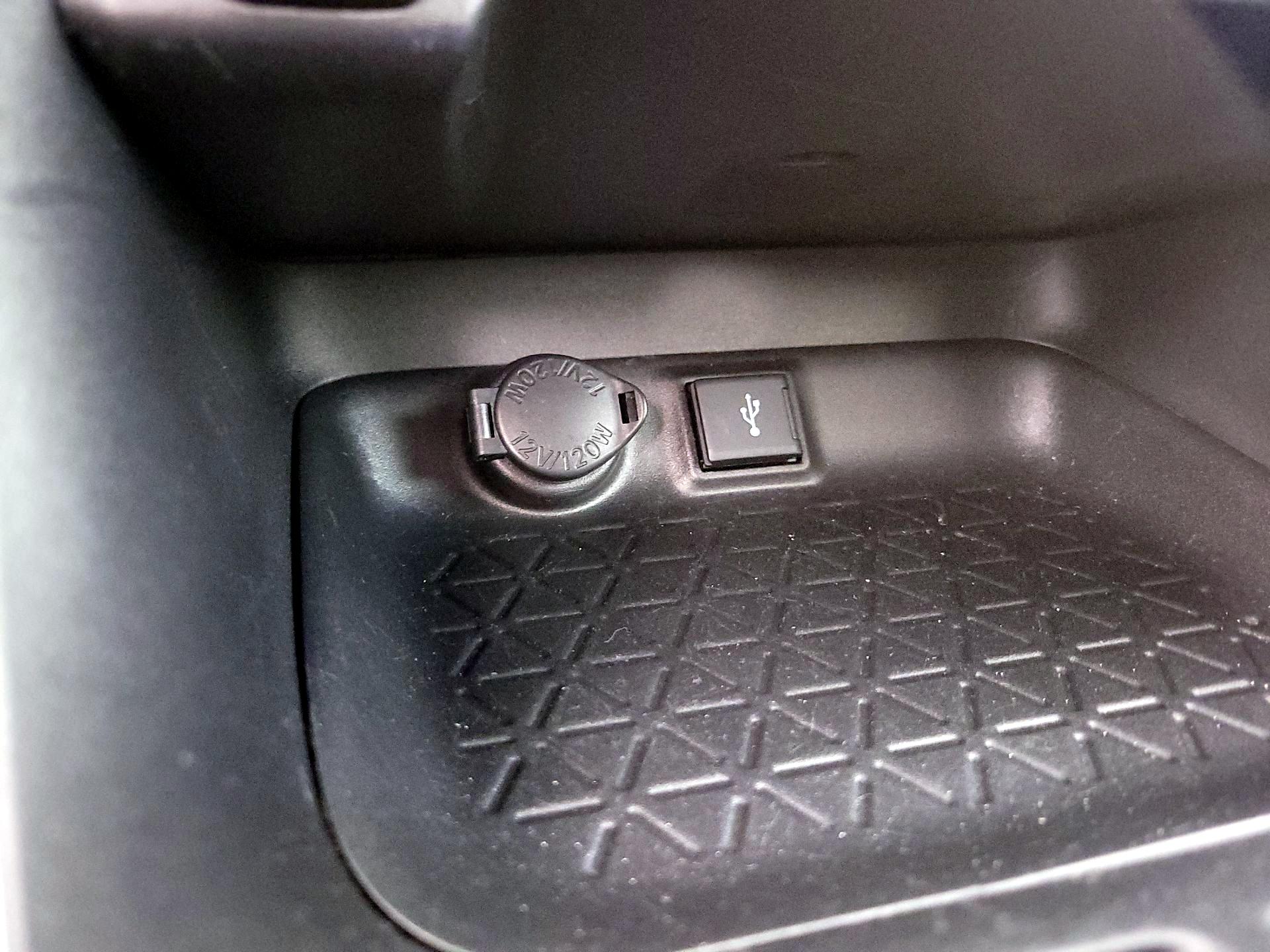 Thumbnail: 2021 Toyota RAV4 - 18