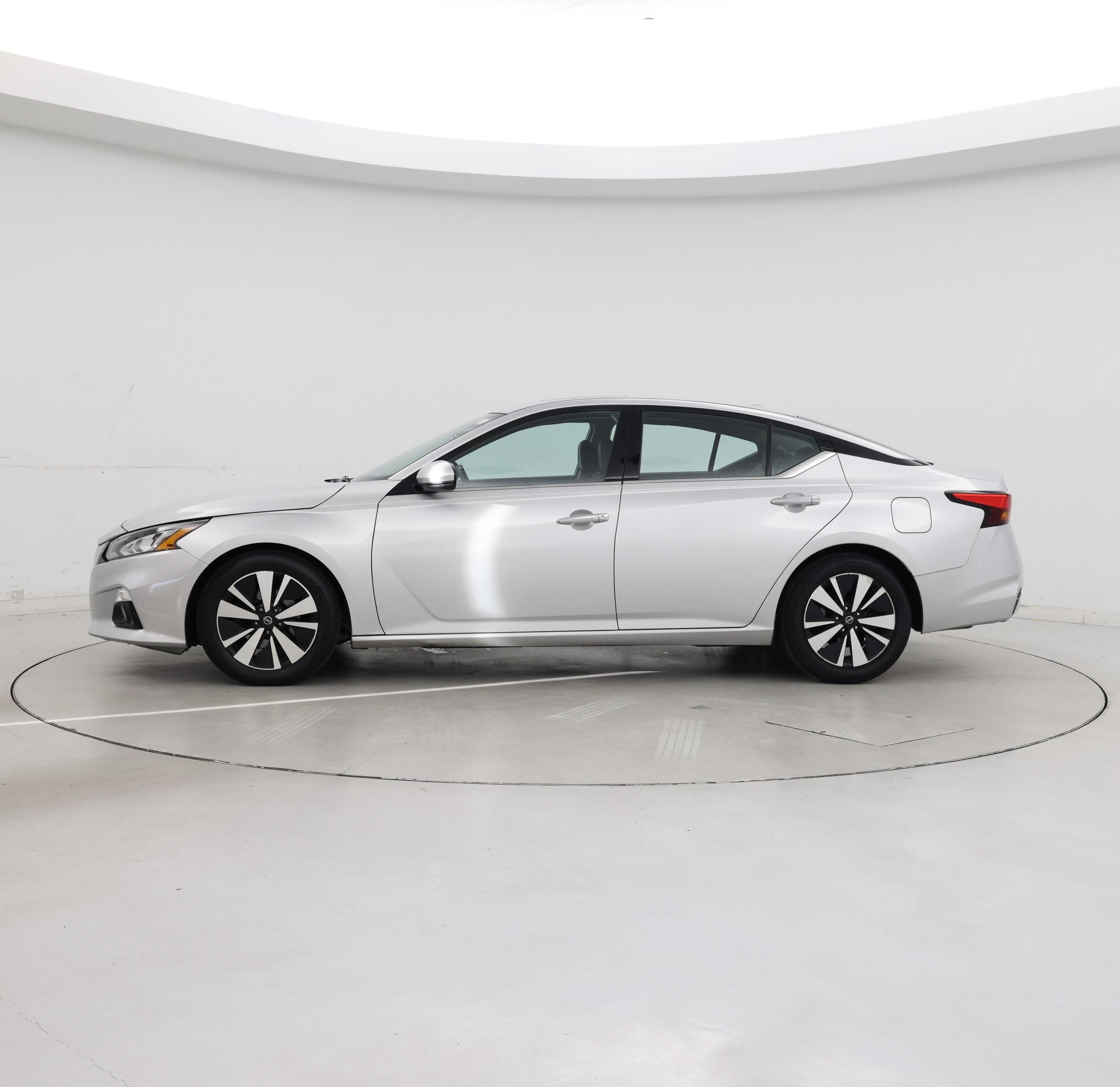 Thumbnail: 2019 Nissan Altima - 3