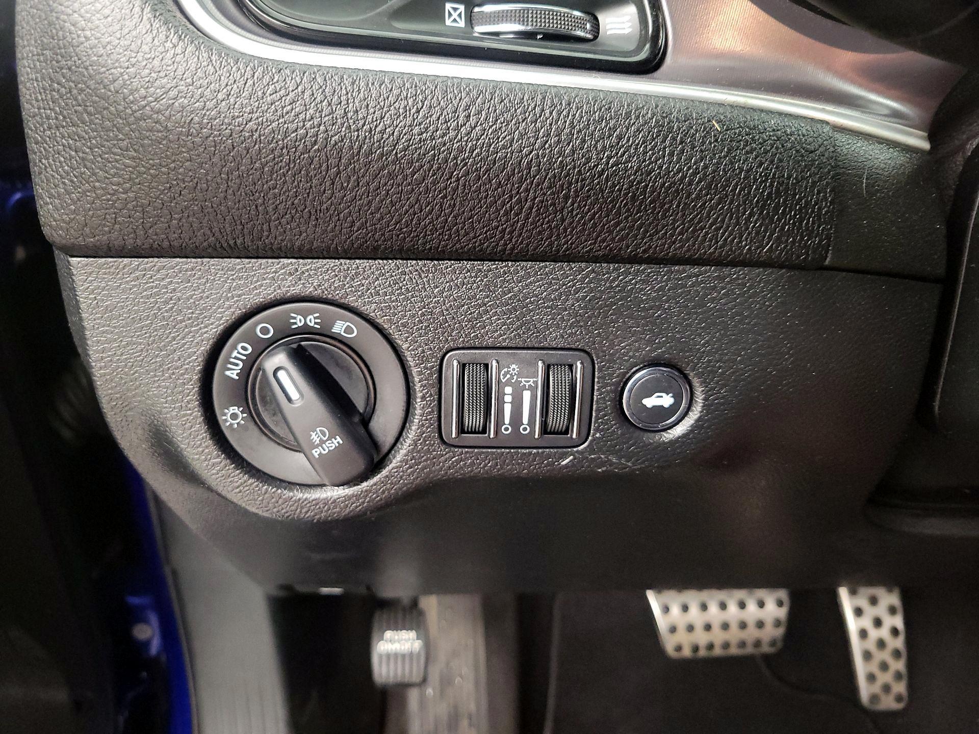 Thumbnail: 2019 Dodge Challenger - 13