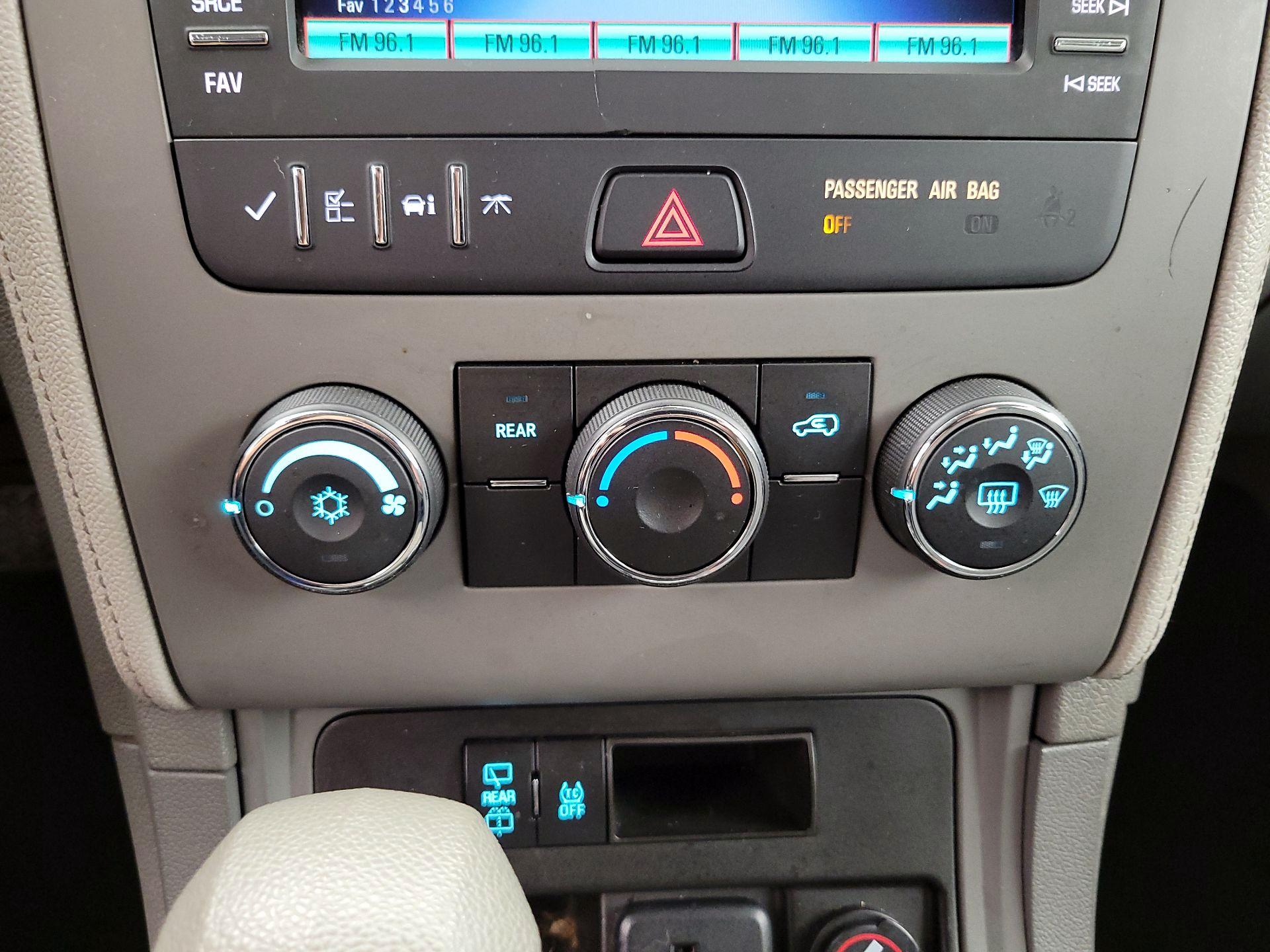 Thumbnail: 2016 Chevrolet Traverse - 16
