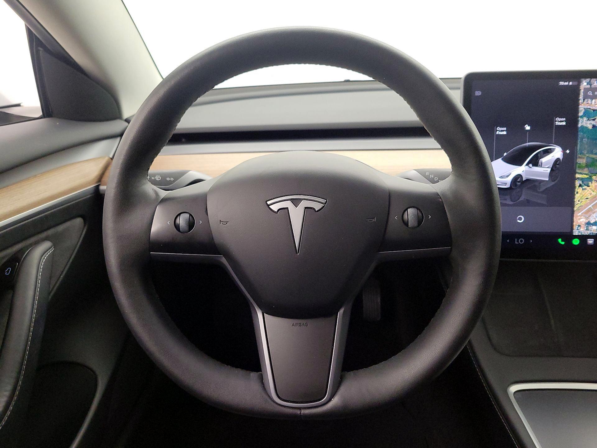Thumbnail: 2023 Tesla Model 3 - 10