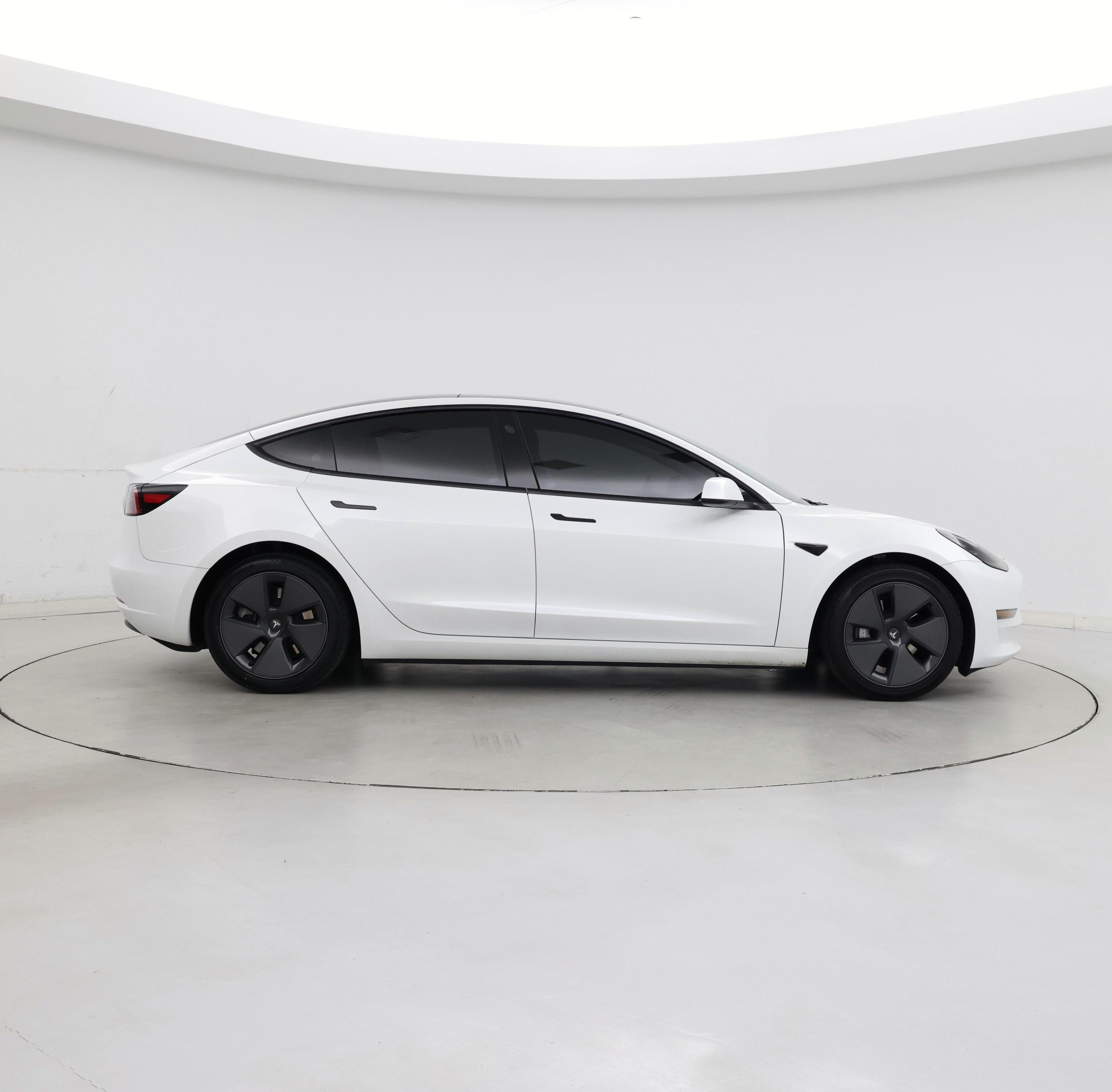 Thumbnail: 2023 Tesla Model 3 - 7