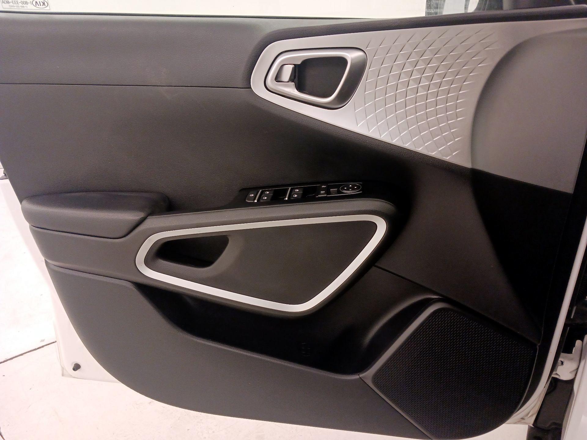 Thumbnail: 2020 Kia Soul - 12