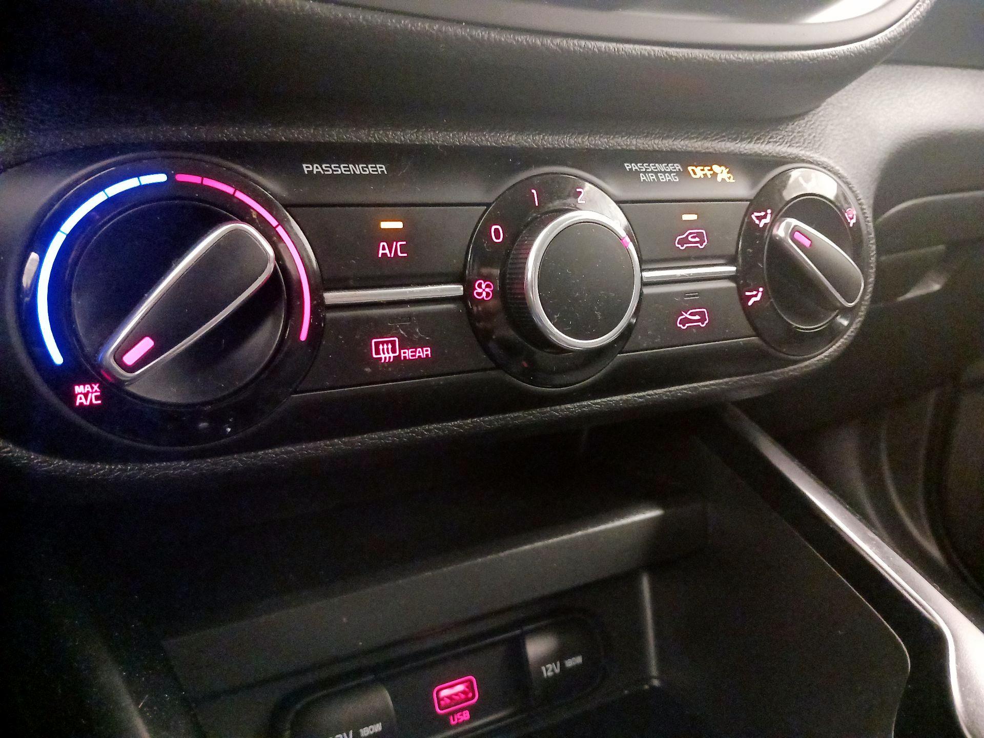 Thumbnail: 2020 Kia Soul - 16