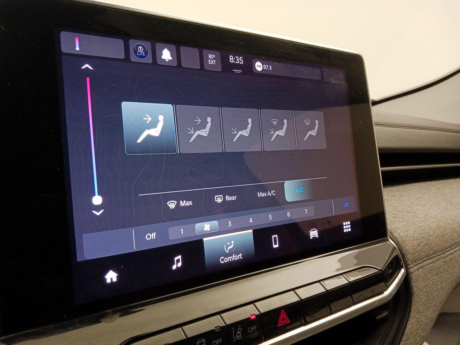 Thumbnail: 2022 Jeep Compass - 16