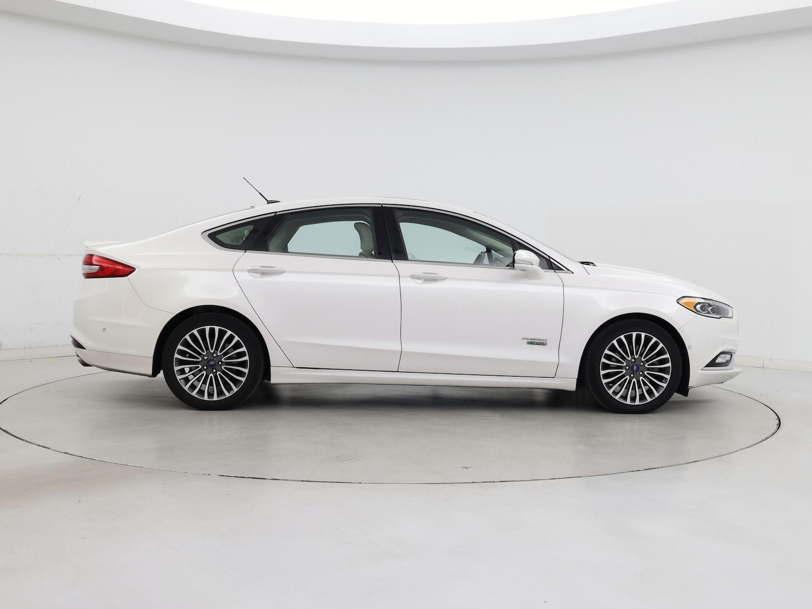 2017 Ford Fusion Energi Platinum - Photo 8