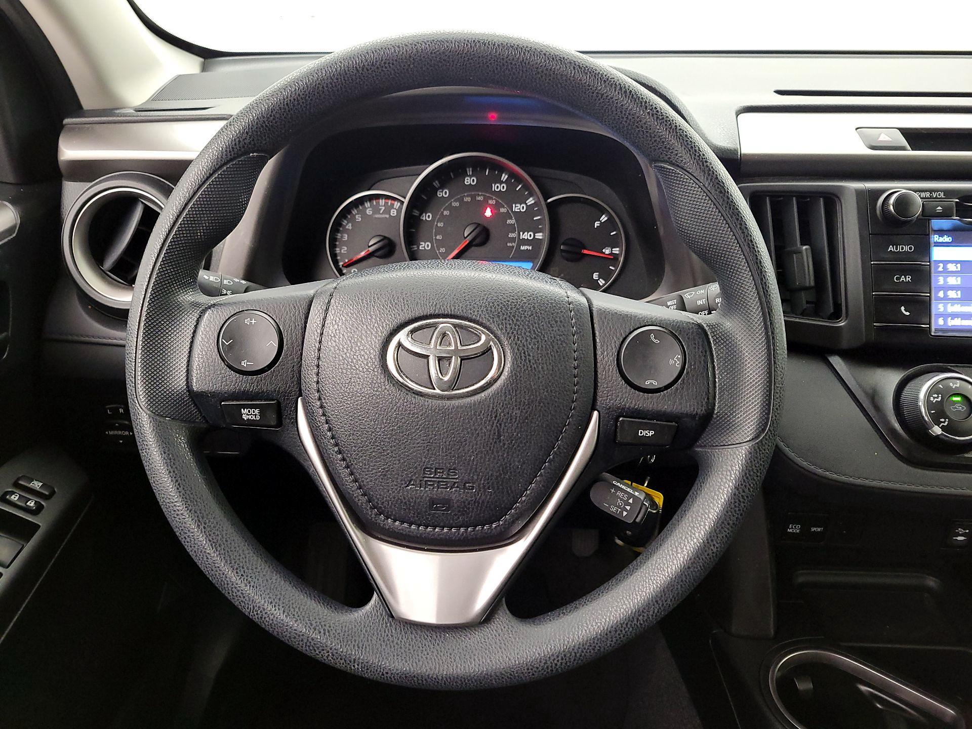 Thumbnail: 2016 Toyota RAV4 - 10