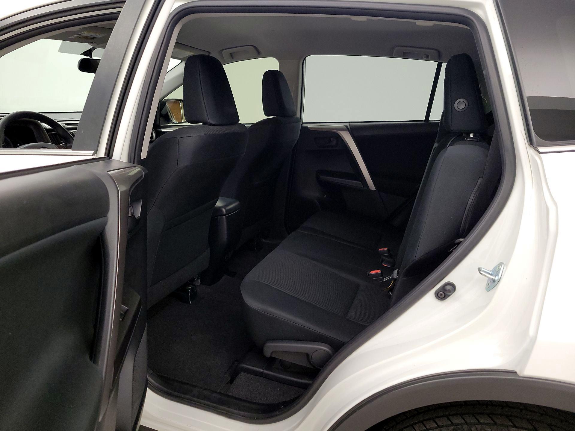 Thumbnail: 2016 Toyota RAV4 - 19