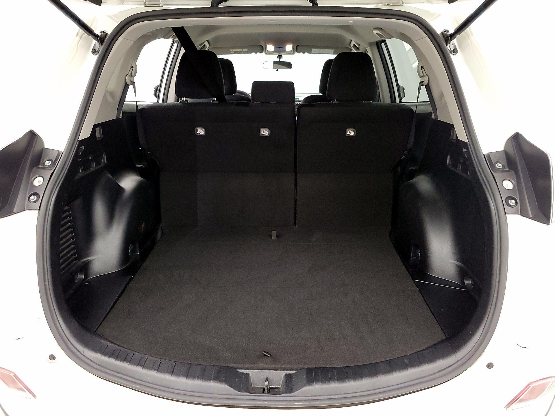Thumbnail: 2016 Toyota RAV4 - 20
