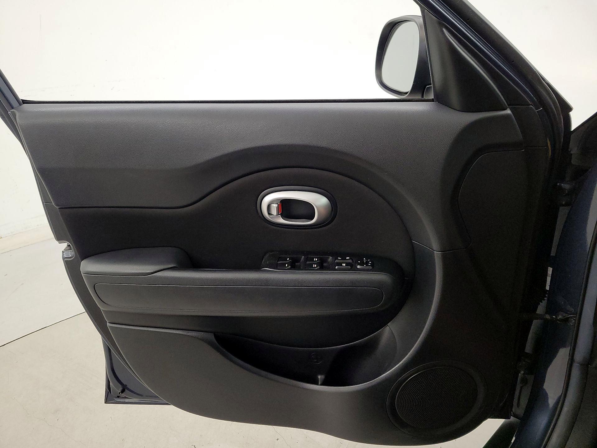 Thumbnail: 2016 Kia Soul - 12