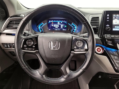 Steering Wheel & Instrument Cluster (On)