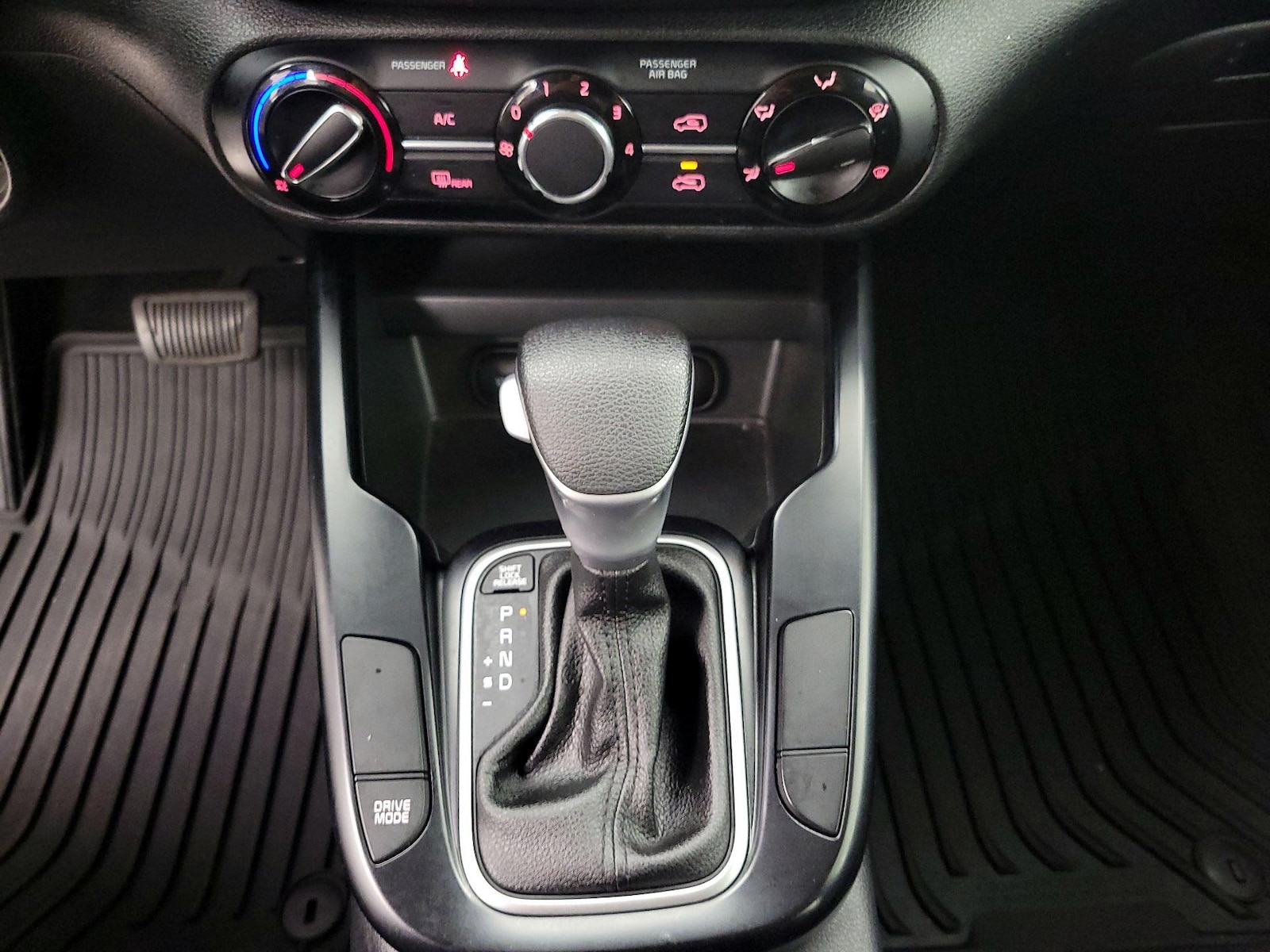 2021 Kia Soul S - Photo 18