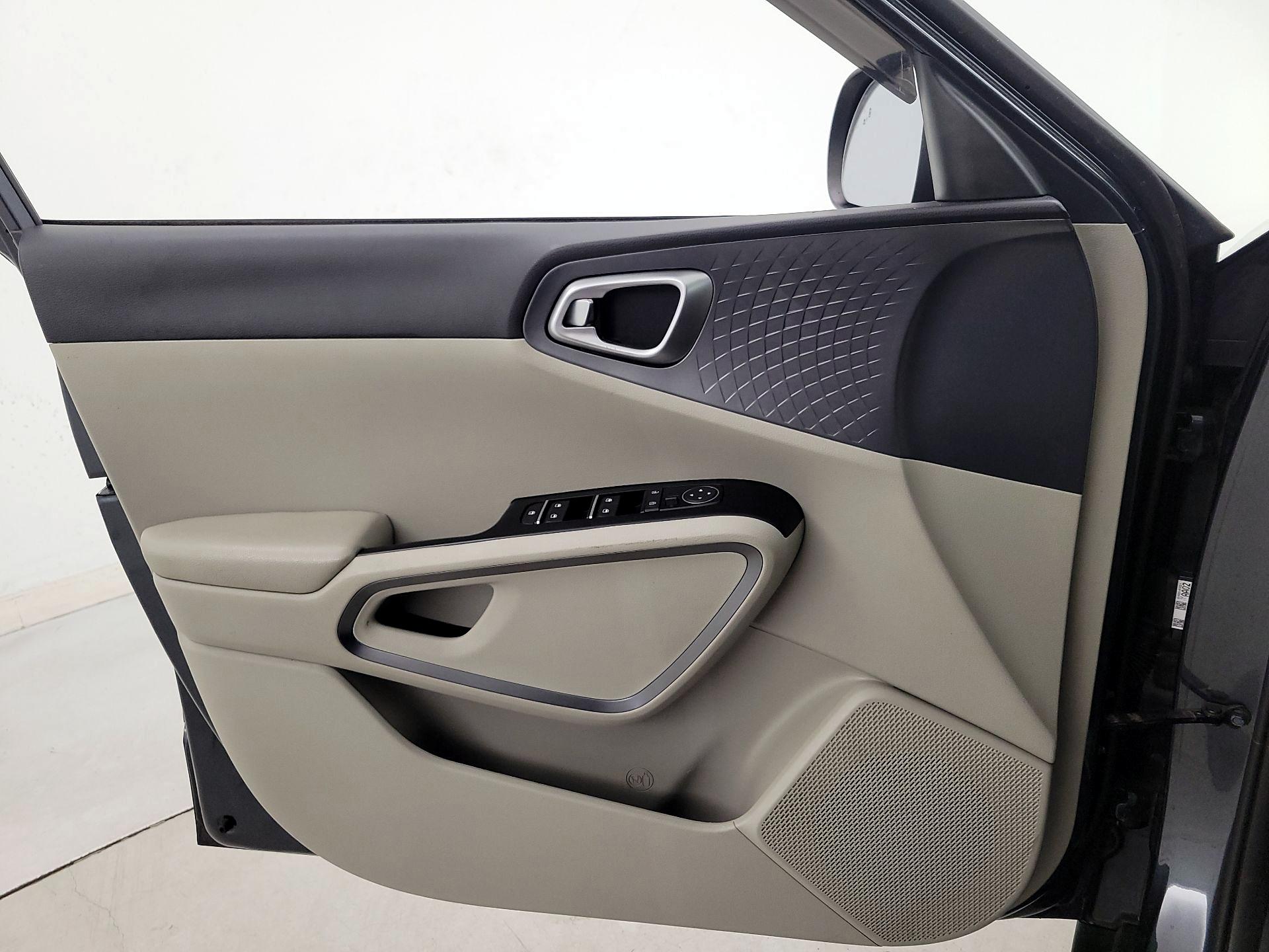 Thumbnail: 2020 Kia Soul - 12