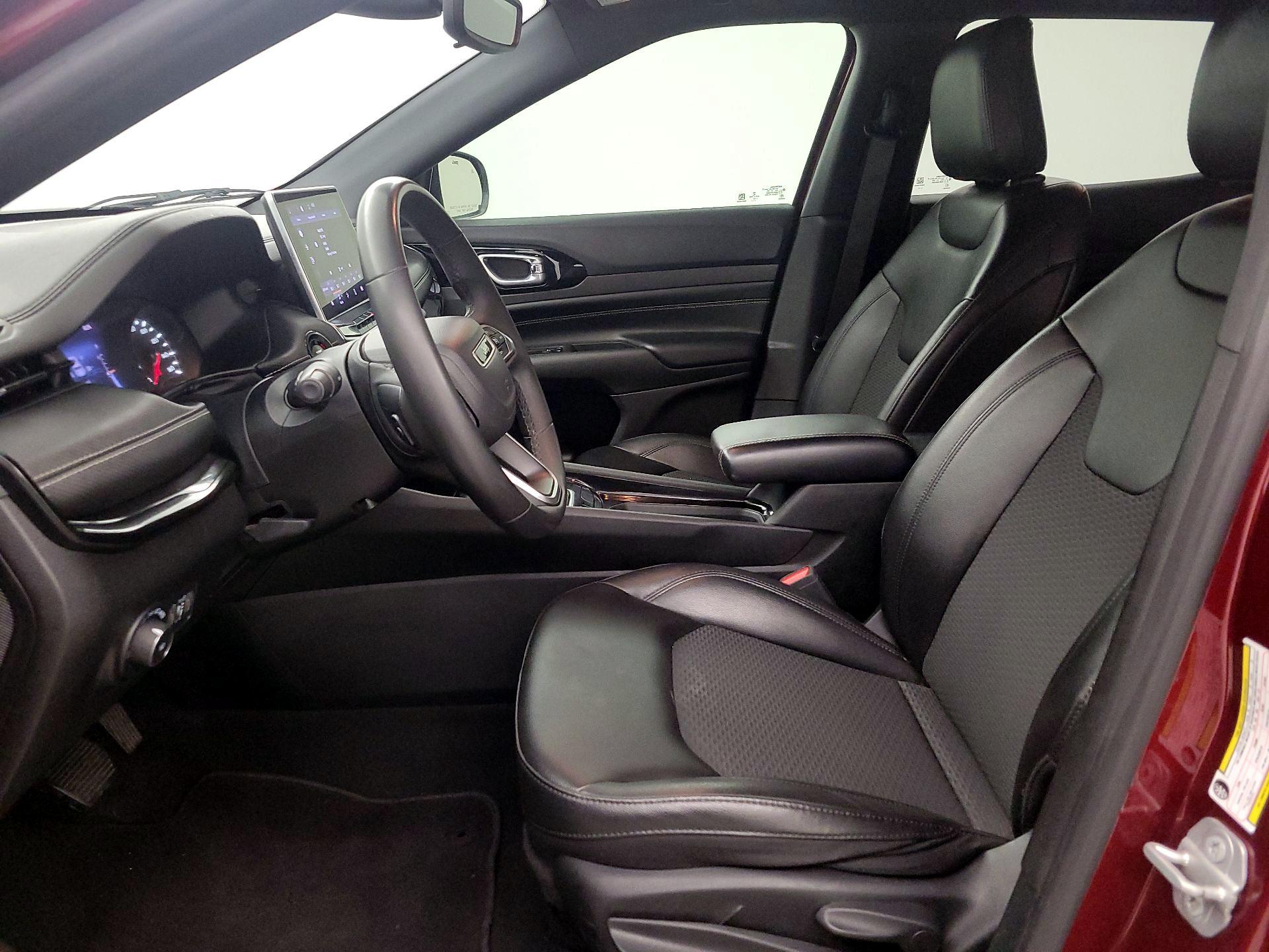 Thumbnail: 2022 Jeep Compass - 11