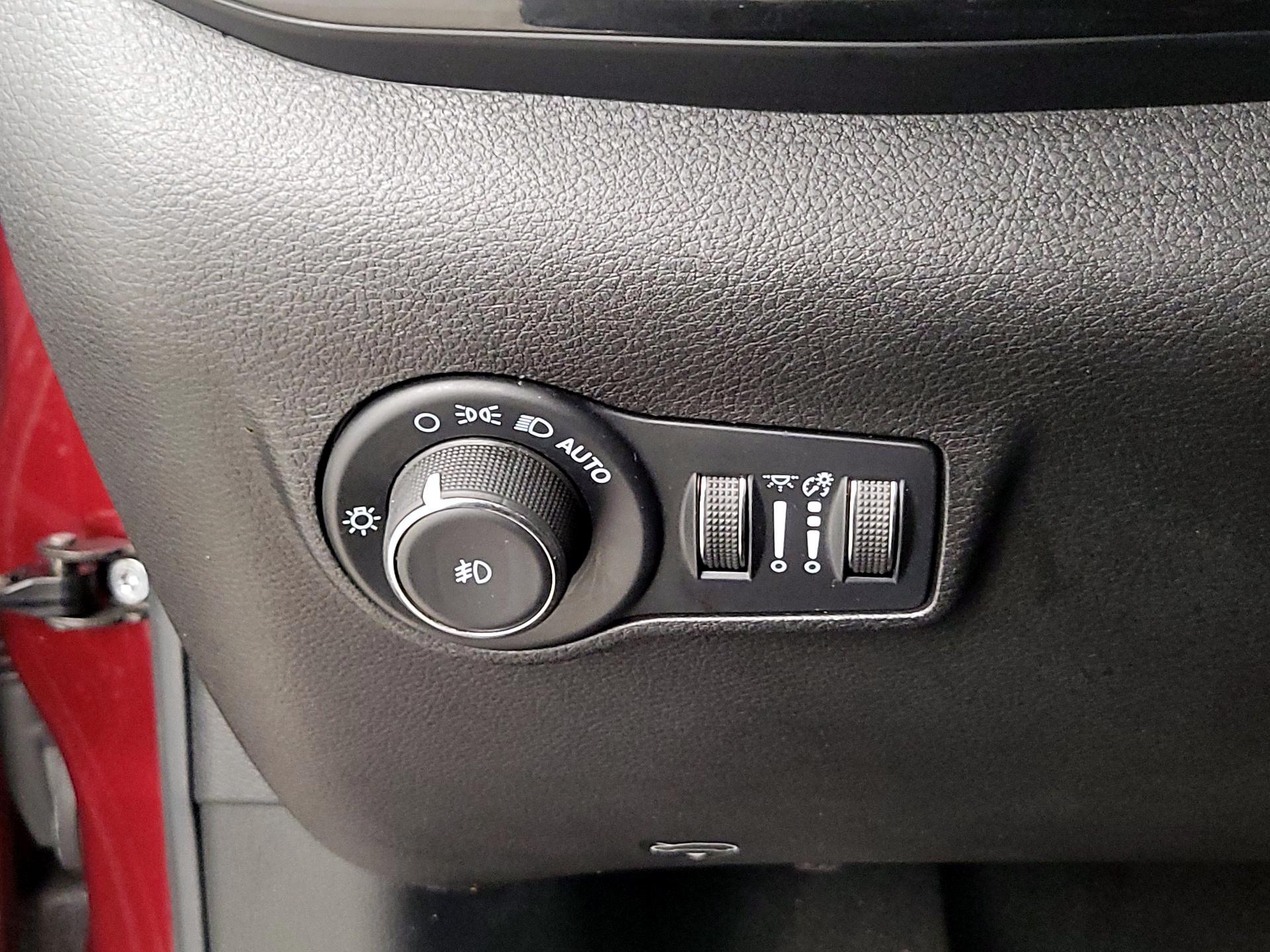Thumbnail: 2022 Jeep Compass - 13