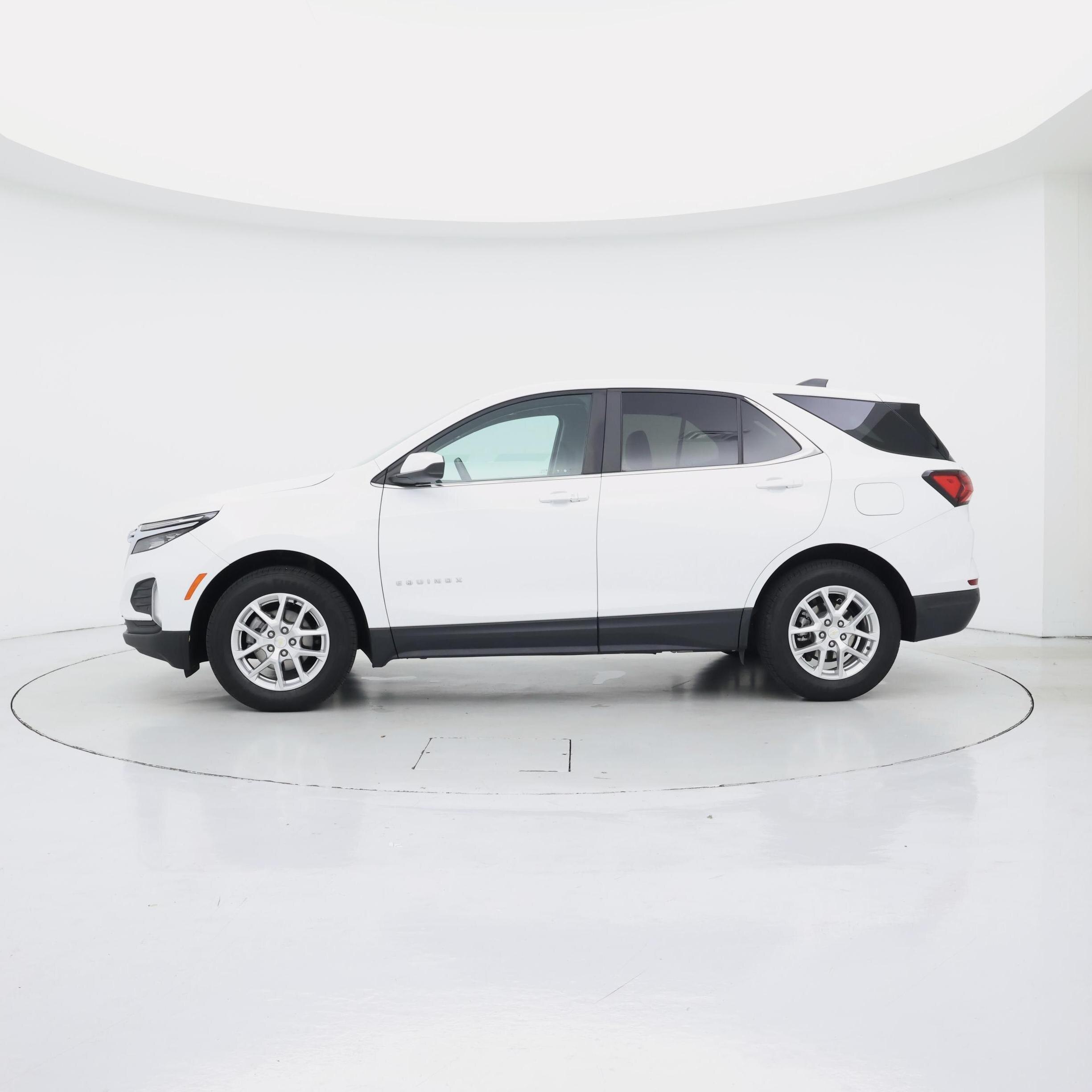 Thumbnail: 2023 Chevrolet Equinox - 3