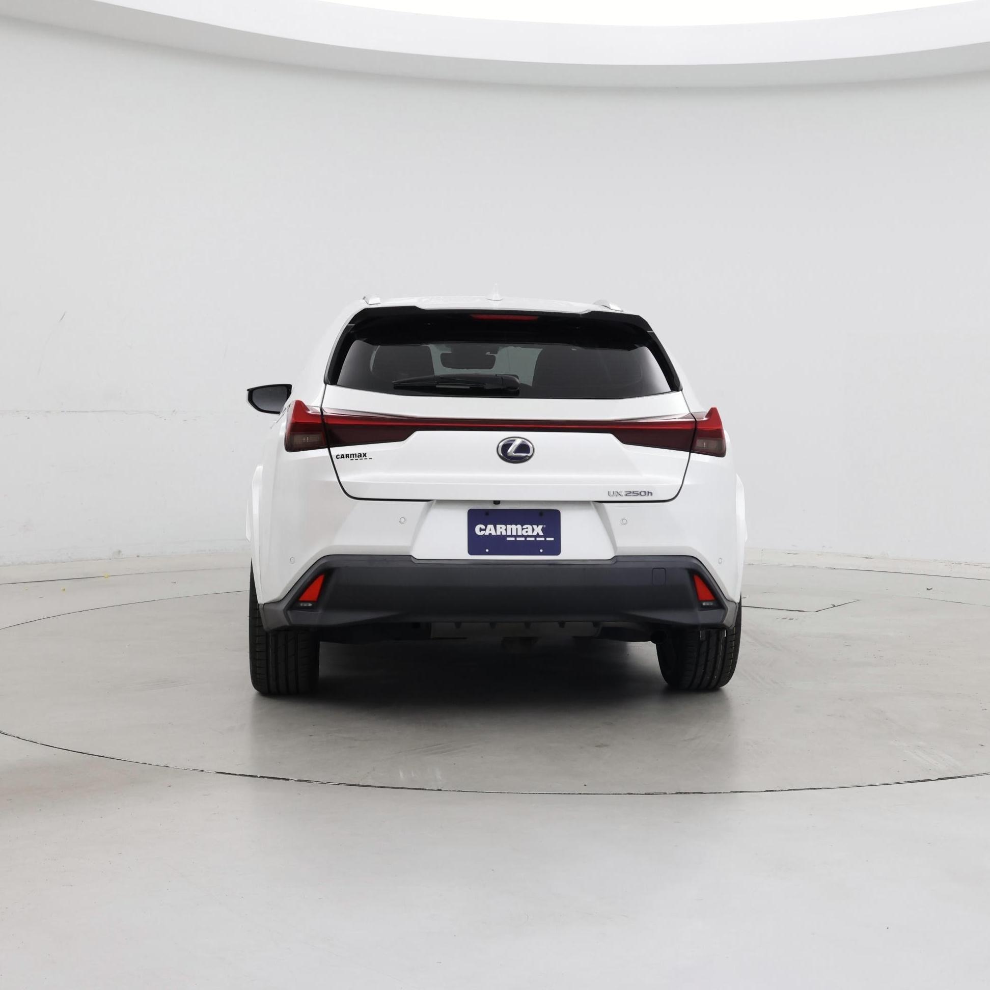 Thumbnail: 2022 Lexus UX - 6