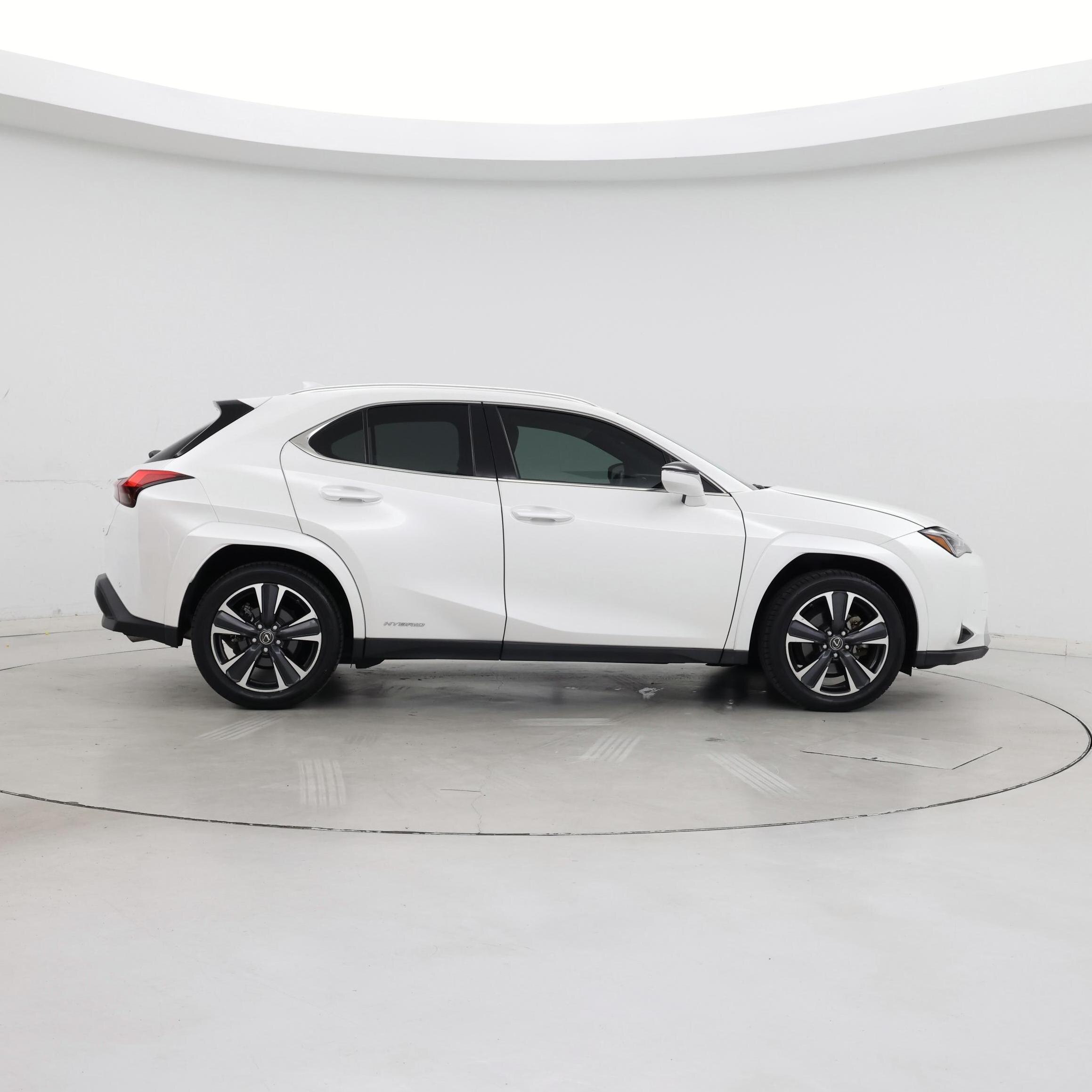 Thumbnail: 2022 Lexus UX - 7