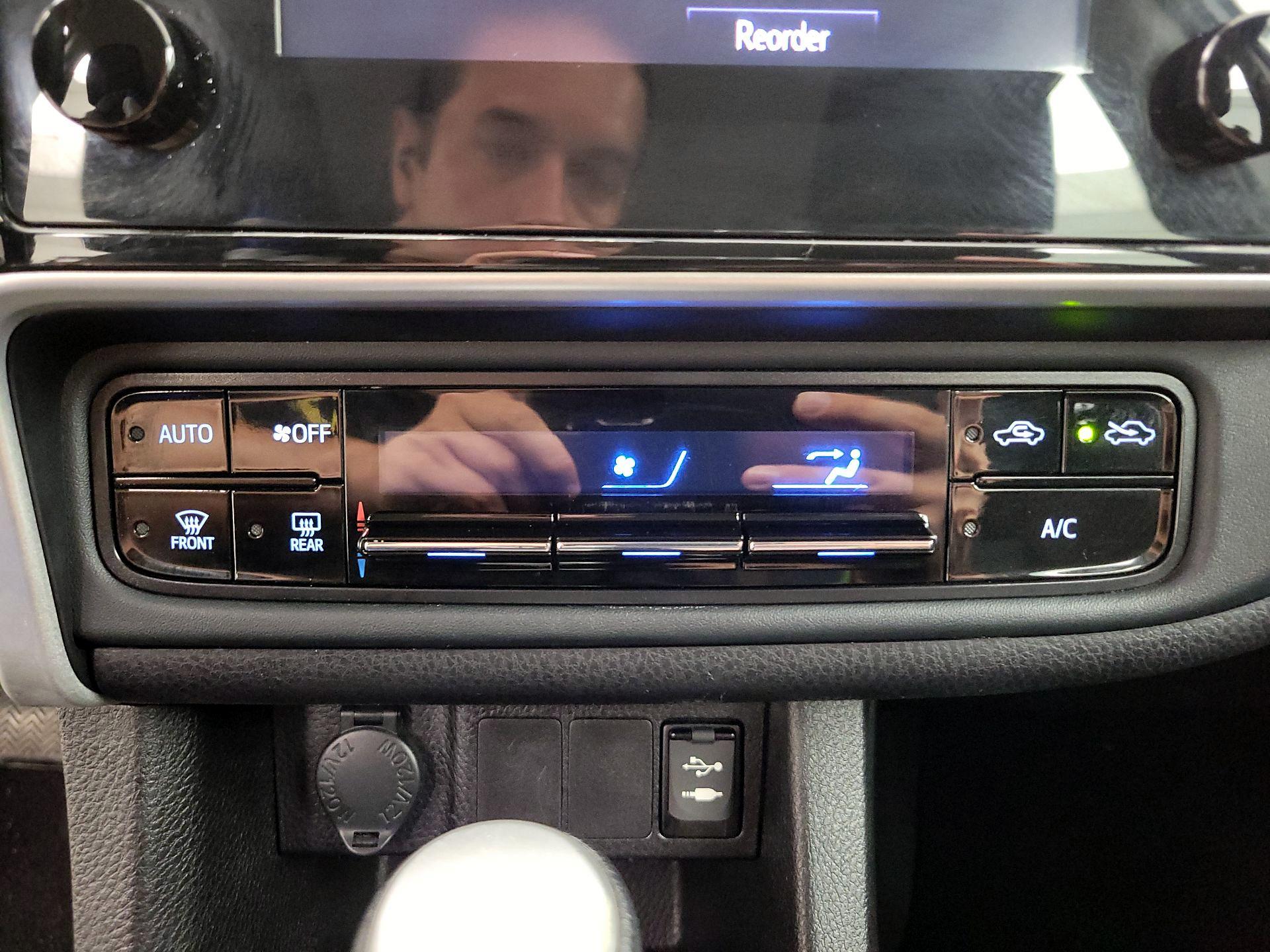 Thumbnail: 2018 Toyota Corolla - 16