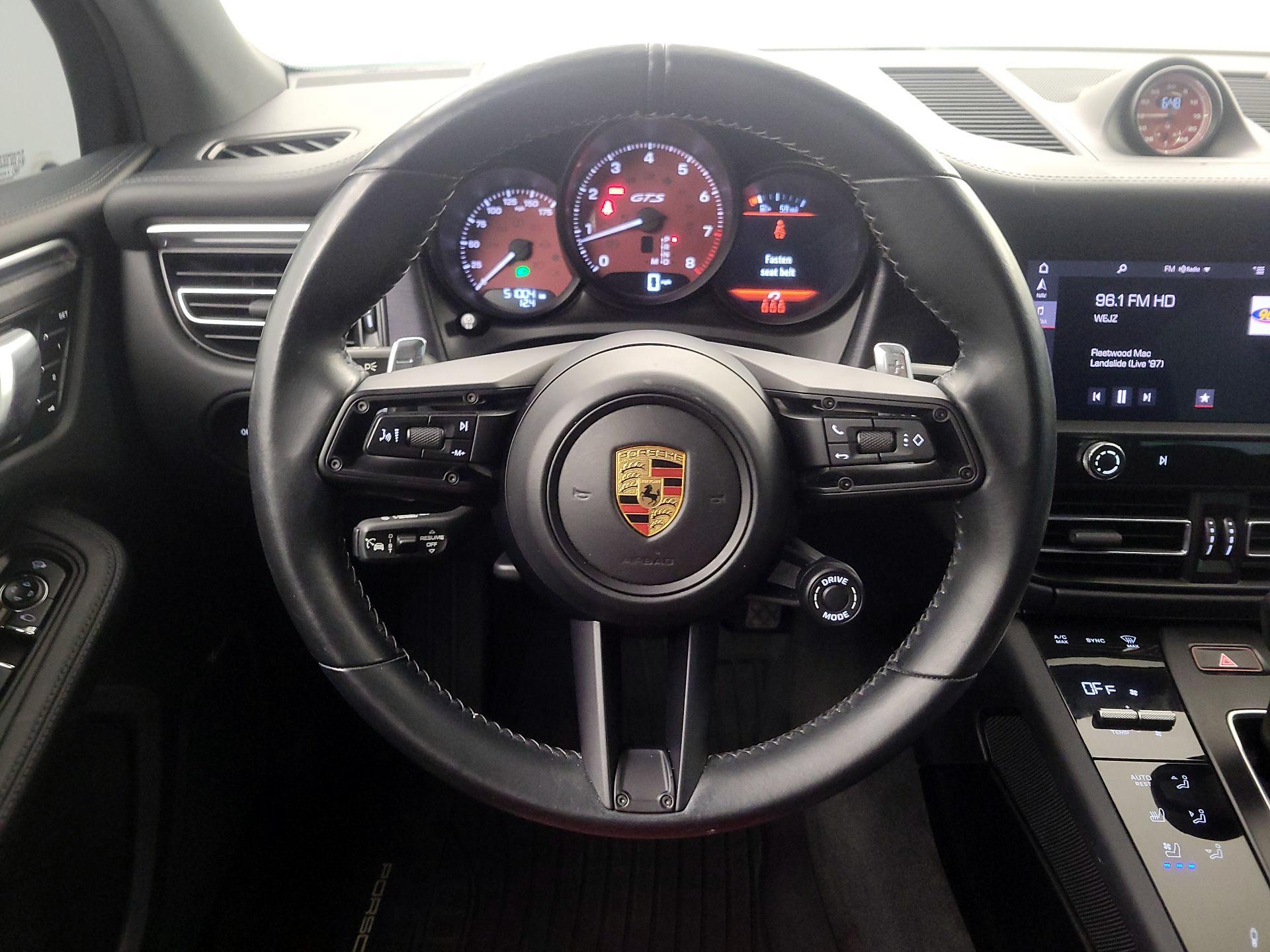 Thumbnail: 2023 Porsche Macan - 10