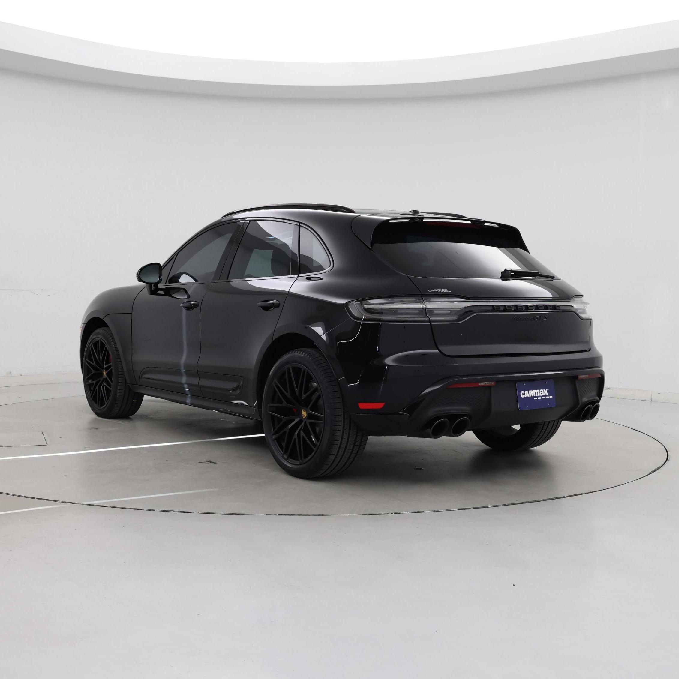 Thumbnail: 2023 Porsche Macan - 2