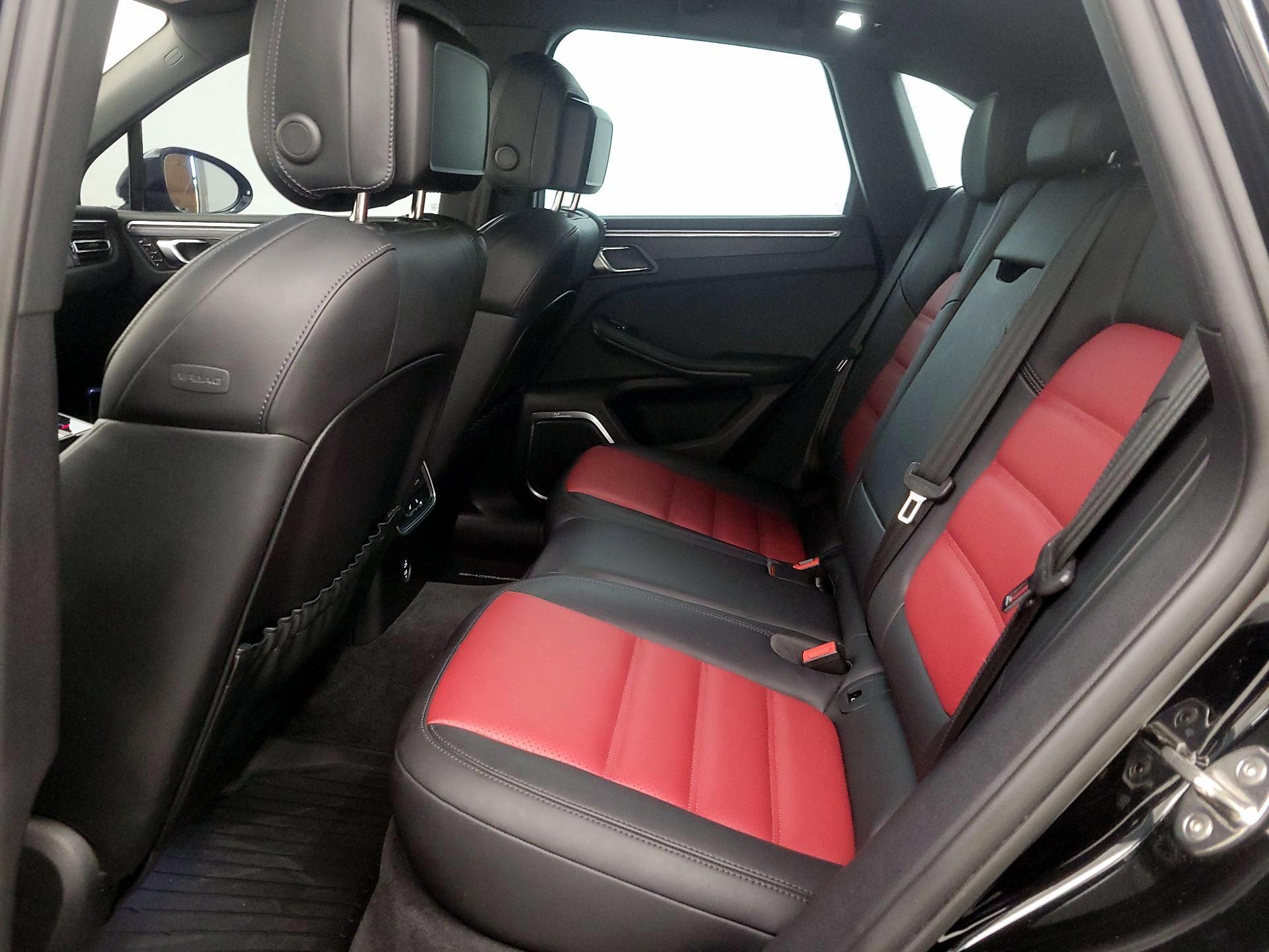 Thumbnail: 2023 Porsche Macan - 20