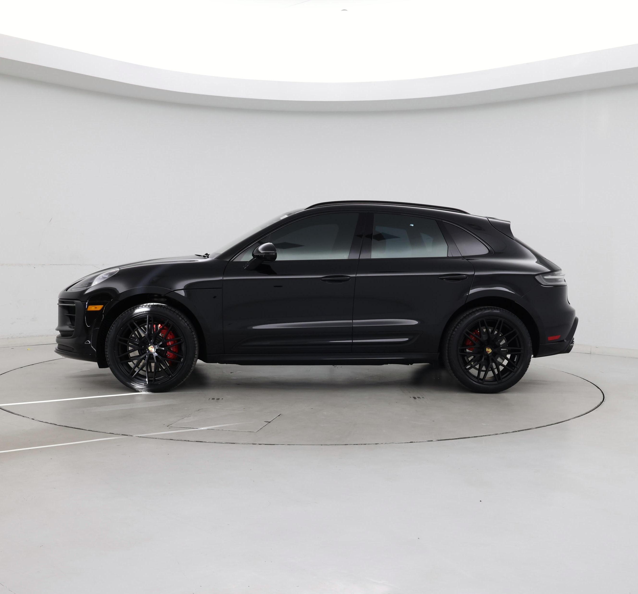 Thumbnail: 2023 Porsche Macan - 3