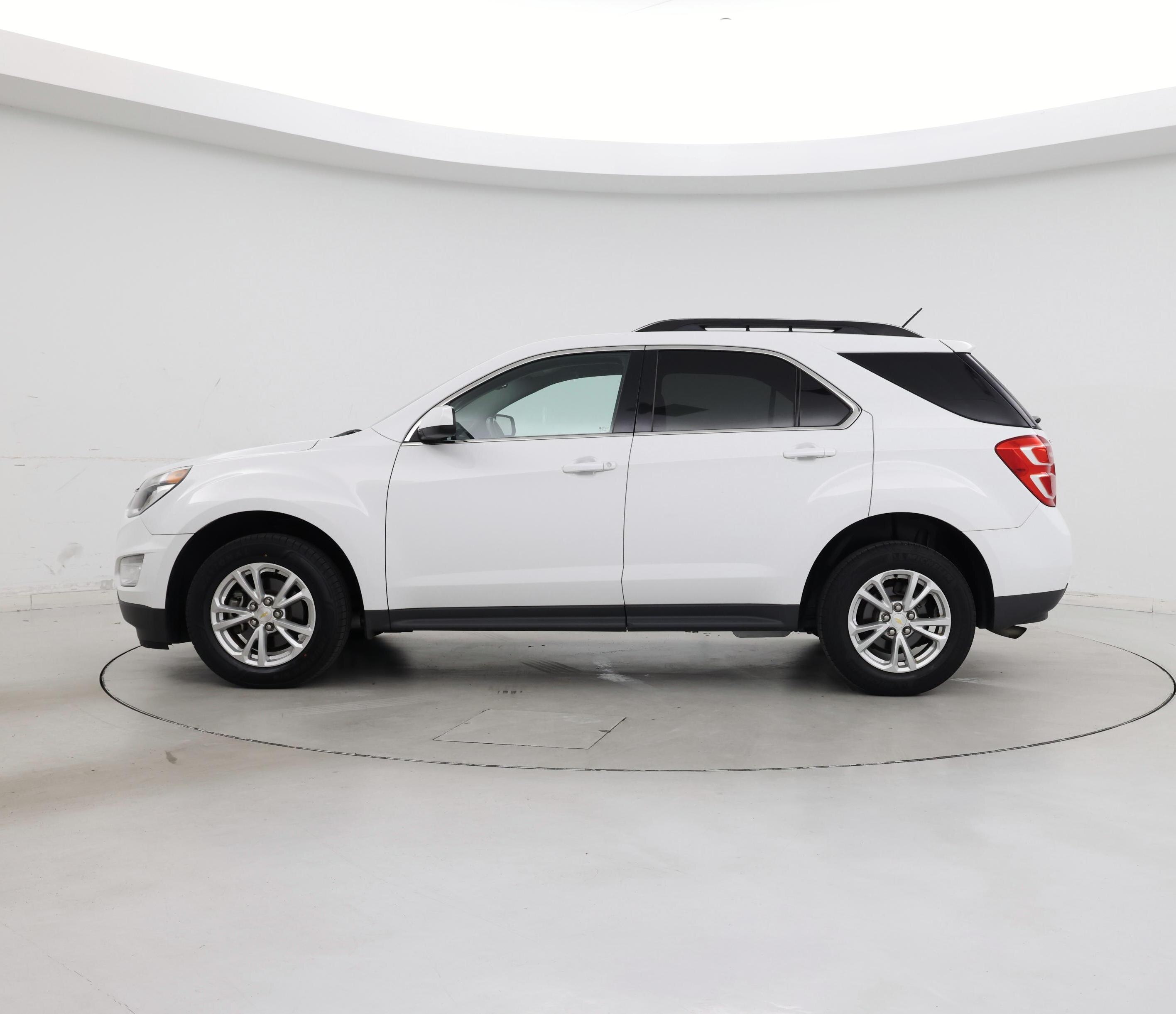 Thumbnail: 2017 Chevrolet Equinox - 3