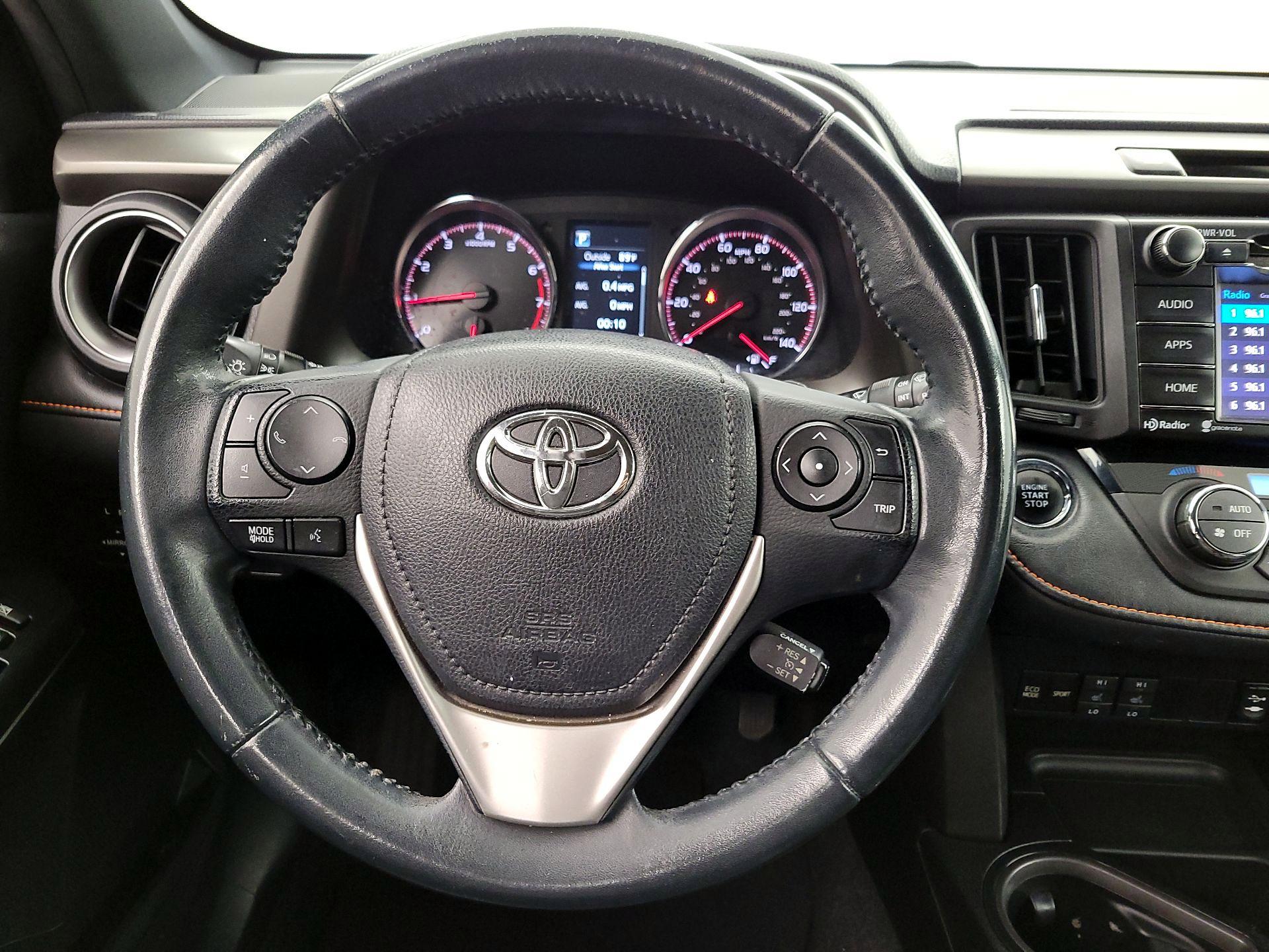 Thumbnail: 2016 Toyota RAV4 - 10