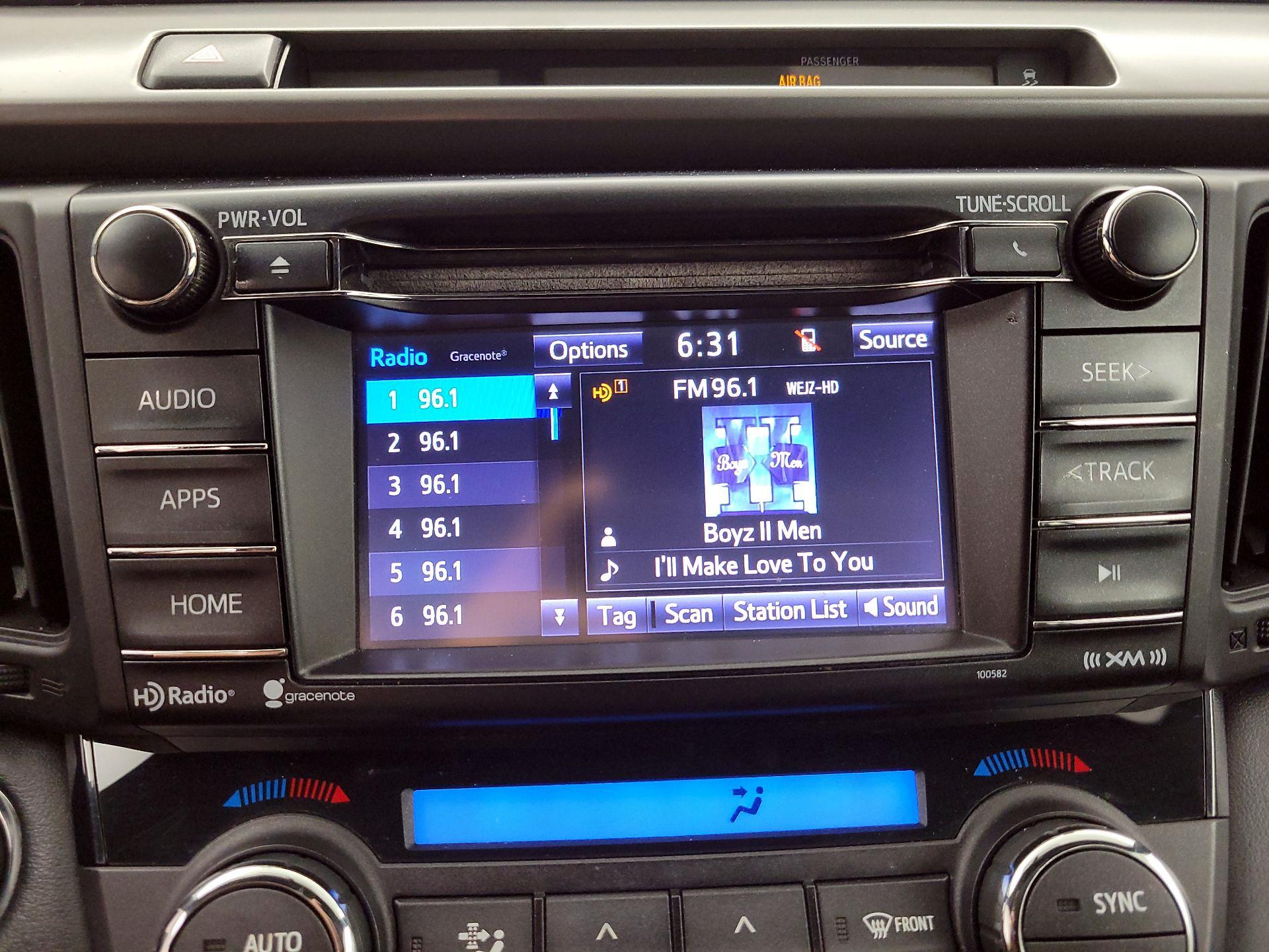 Thumbnail: 2016 Toyota RAV4 - 15