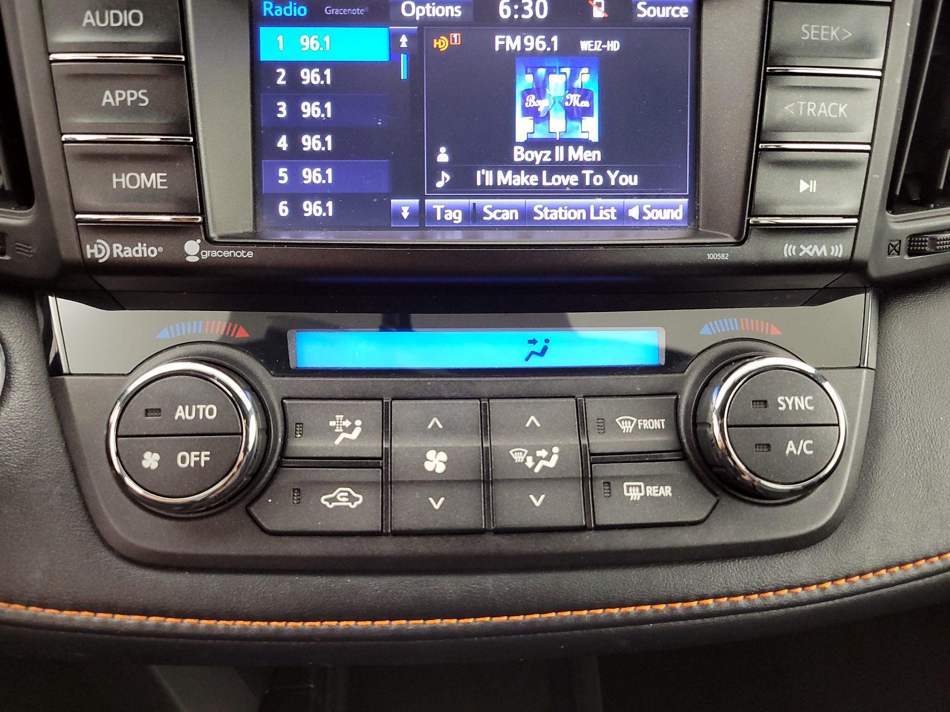 Thumbnail: 2016 Toyota RAV4 - 16