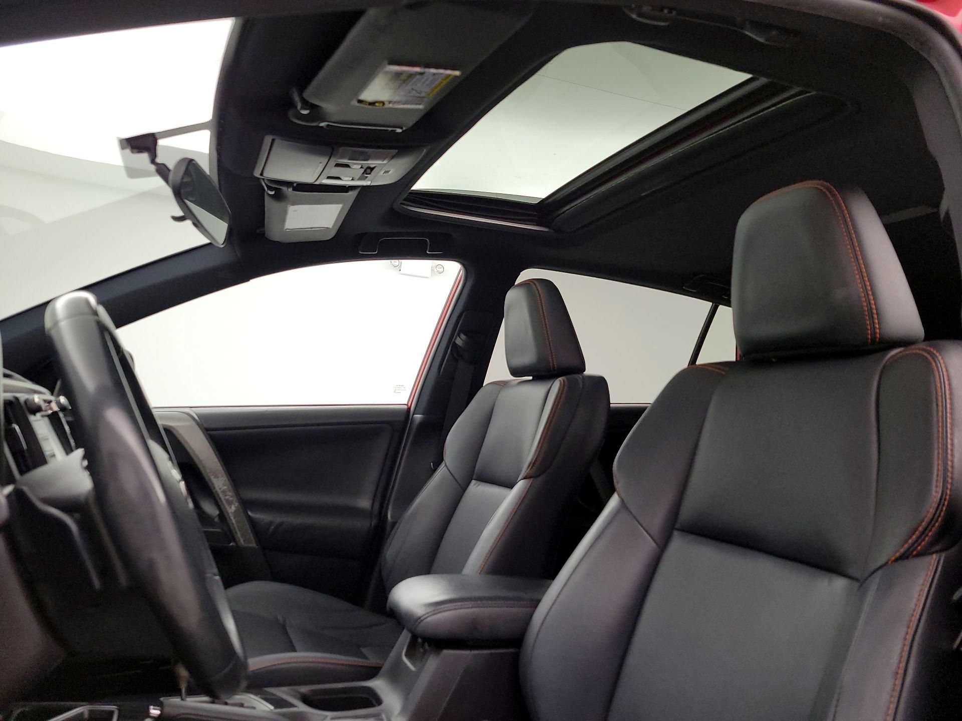 Thumbnail: 2016 Toyota RAV4 - 19