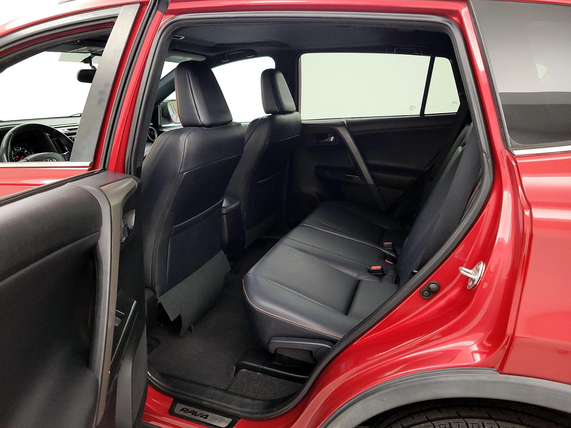 Thumbnail: 2016 Toyota RAV4 - 20