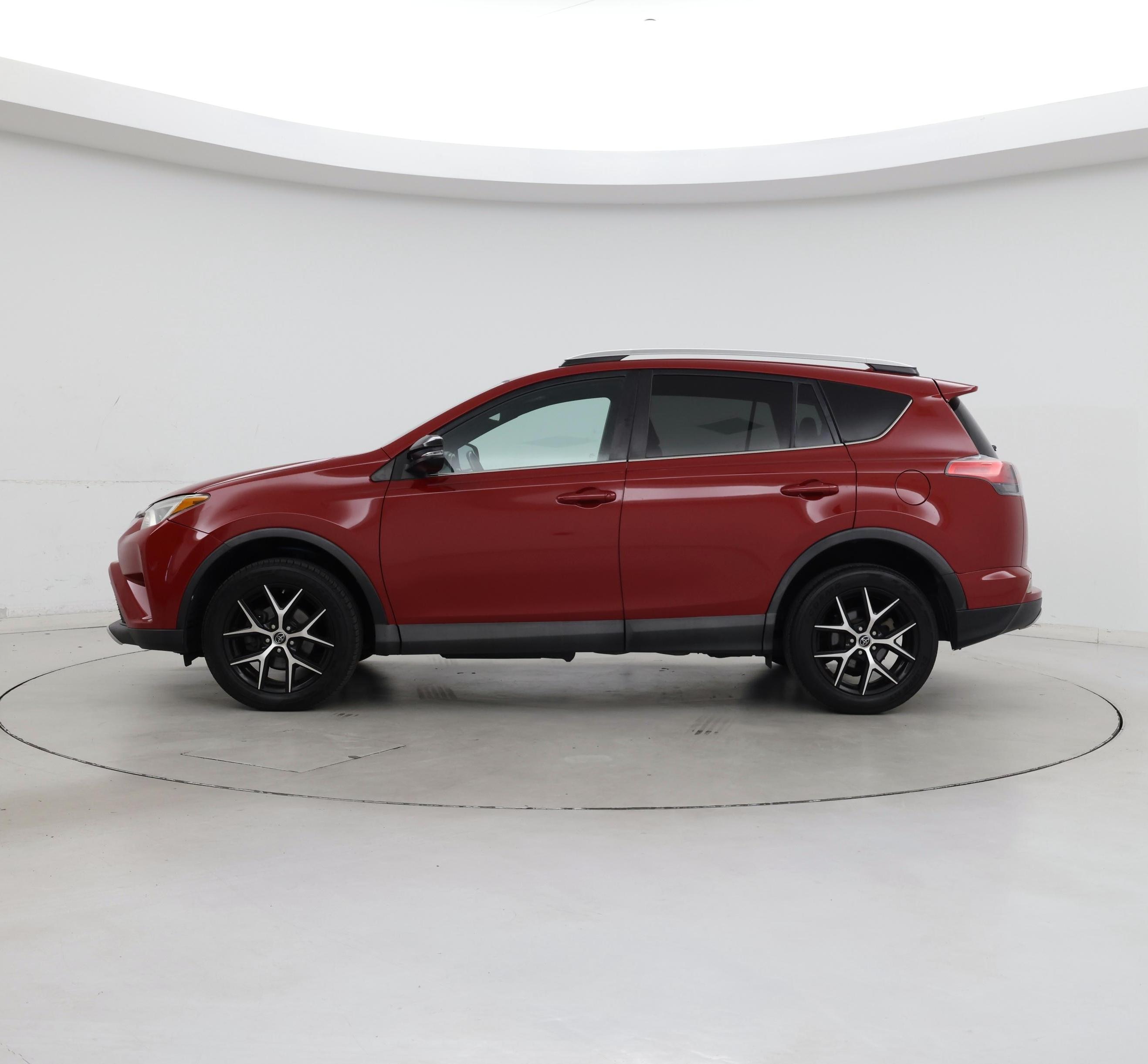 Thumbnail: 2016 Toyota RAV4 - 3