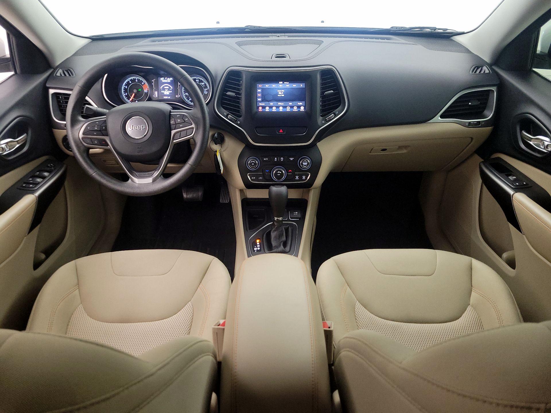 Thumbnail: 2019 Jeep Cherokee - 9