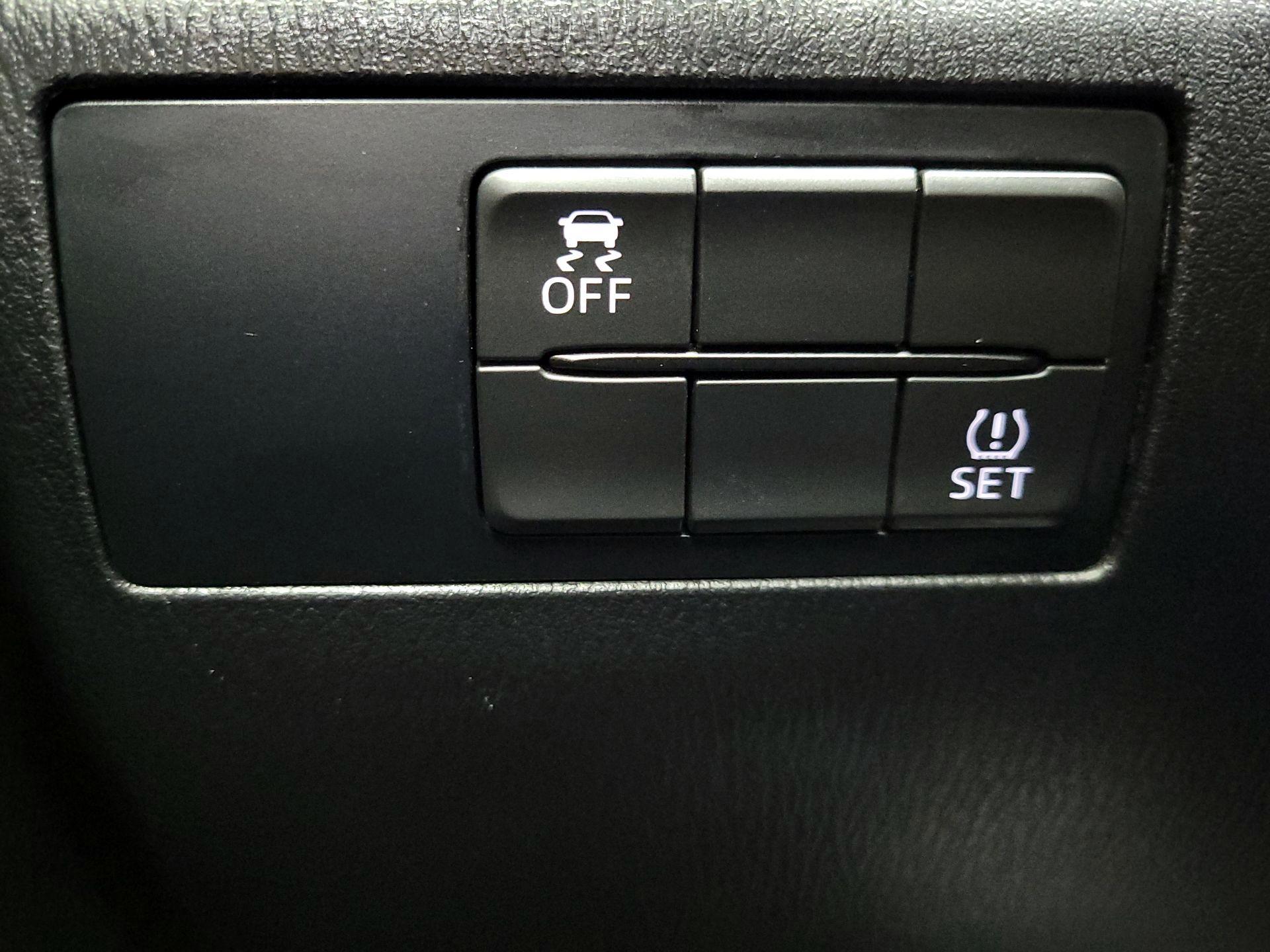 Thumbnail: 2017 Mazda Mazda3 - 13