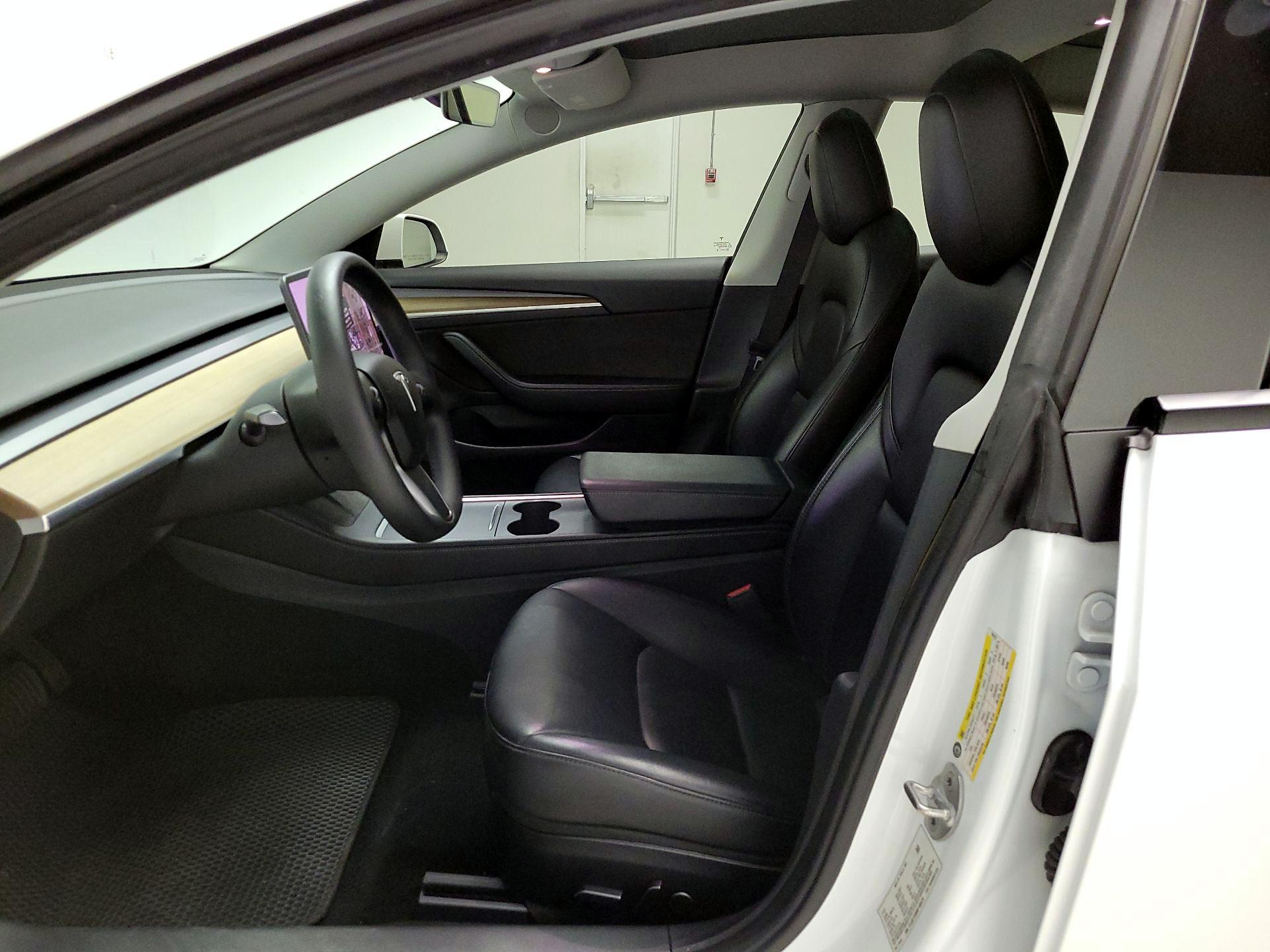 Thumbnail: 2022 Tesla Model 3 - 11