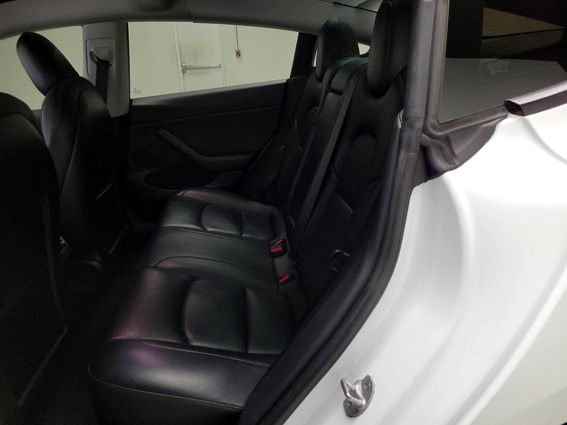 Thumbnail: 2022 Tesla Model 3 - 19