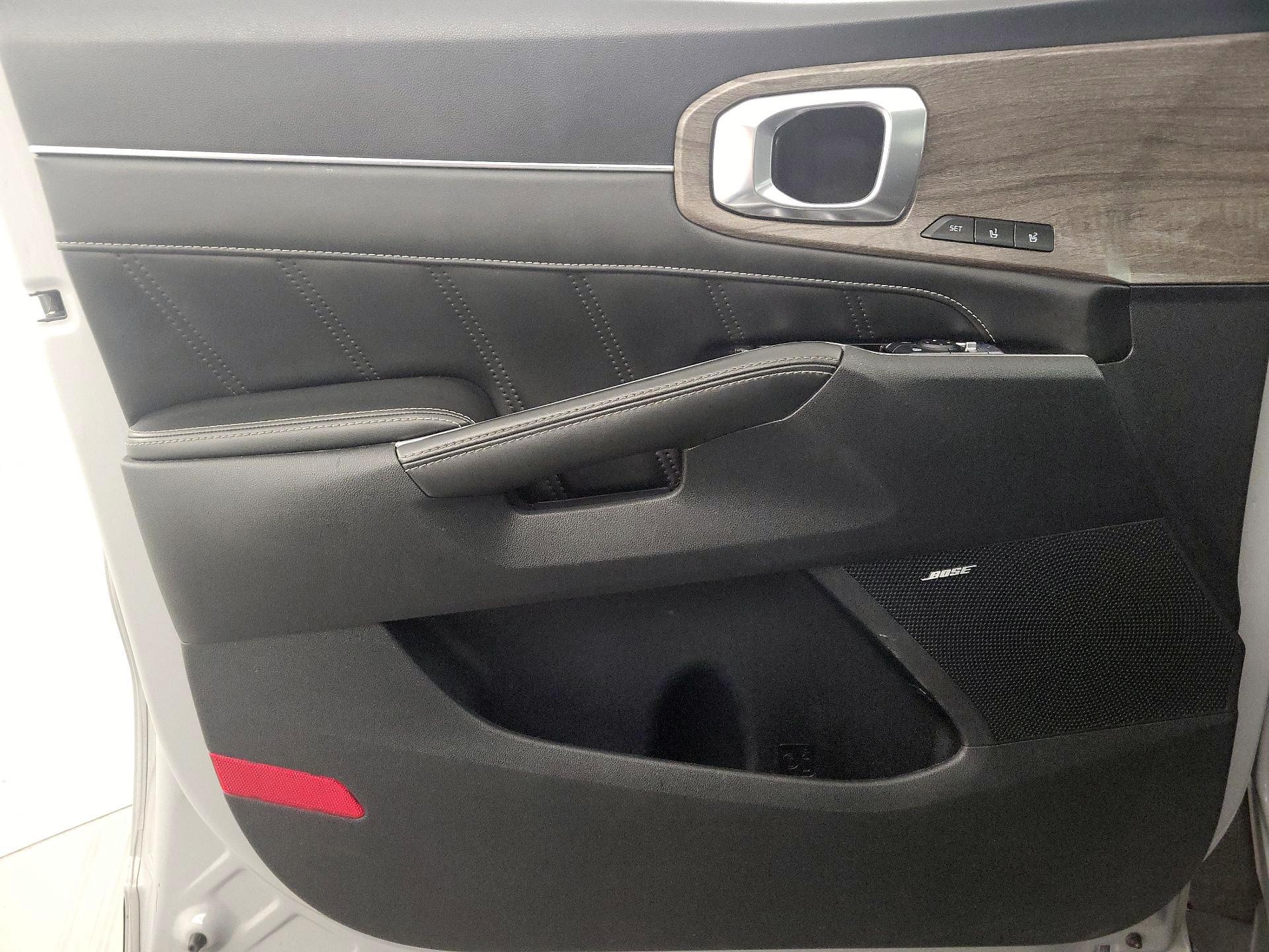 Thumbnail: 2022 Kia Sorento - 12