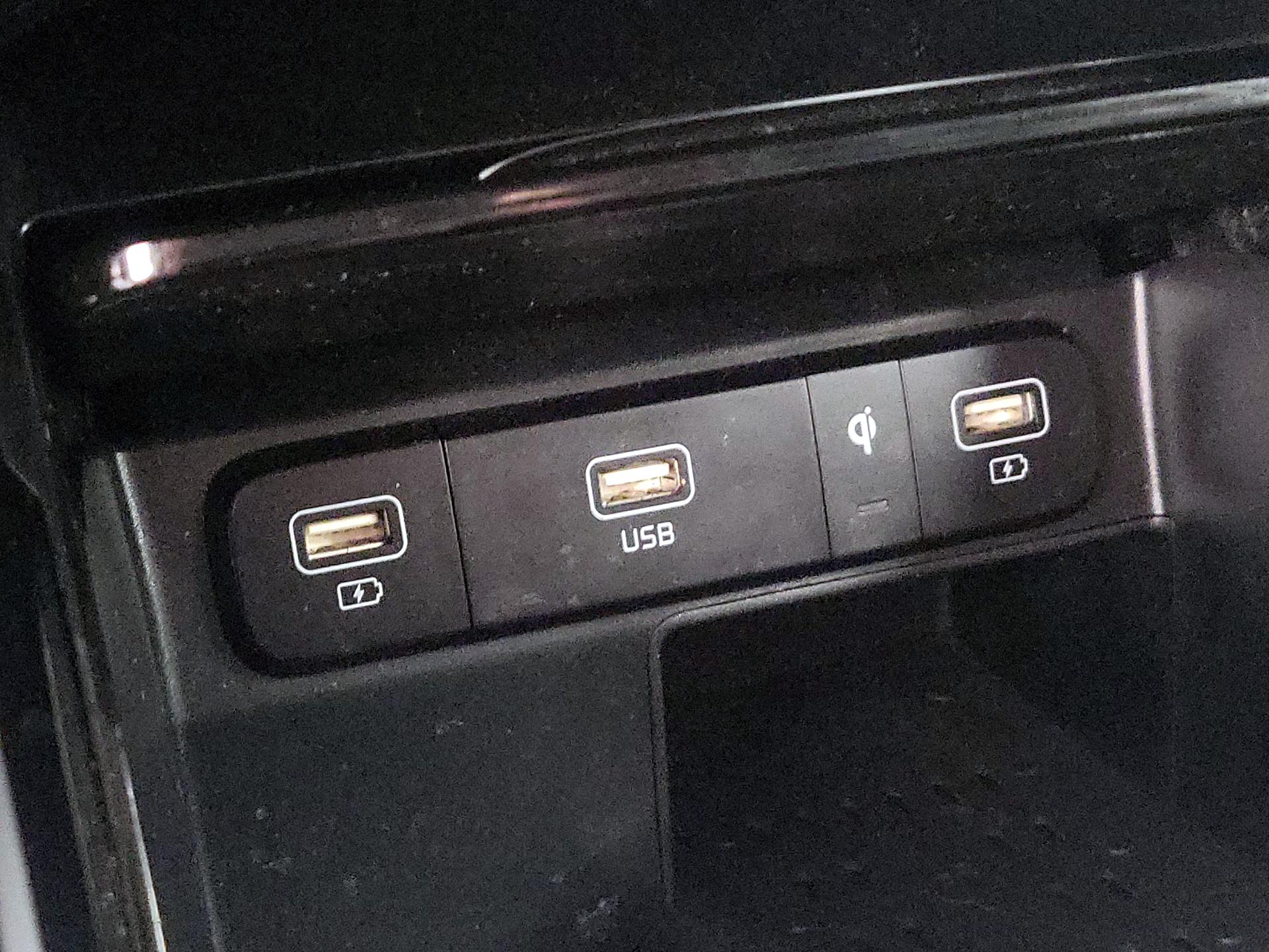 Thumbnail: 2022 Kia Sorento - 19