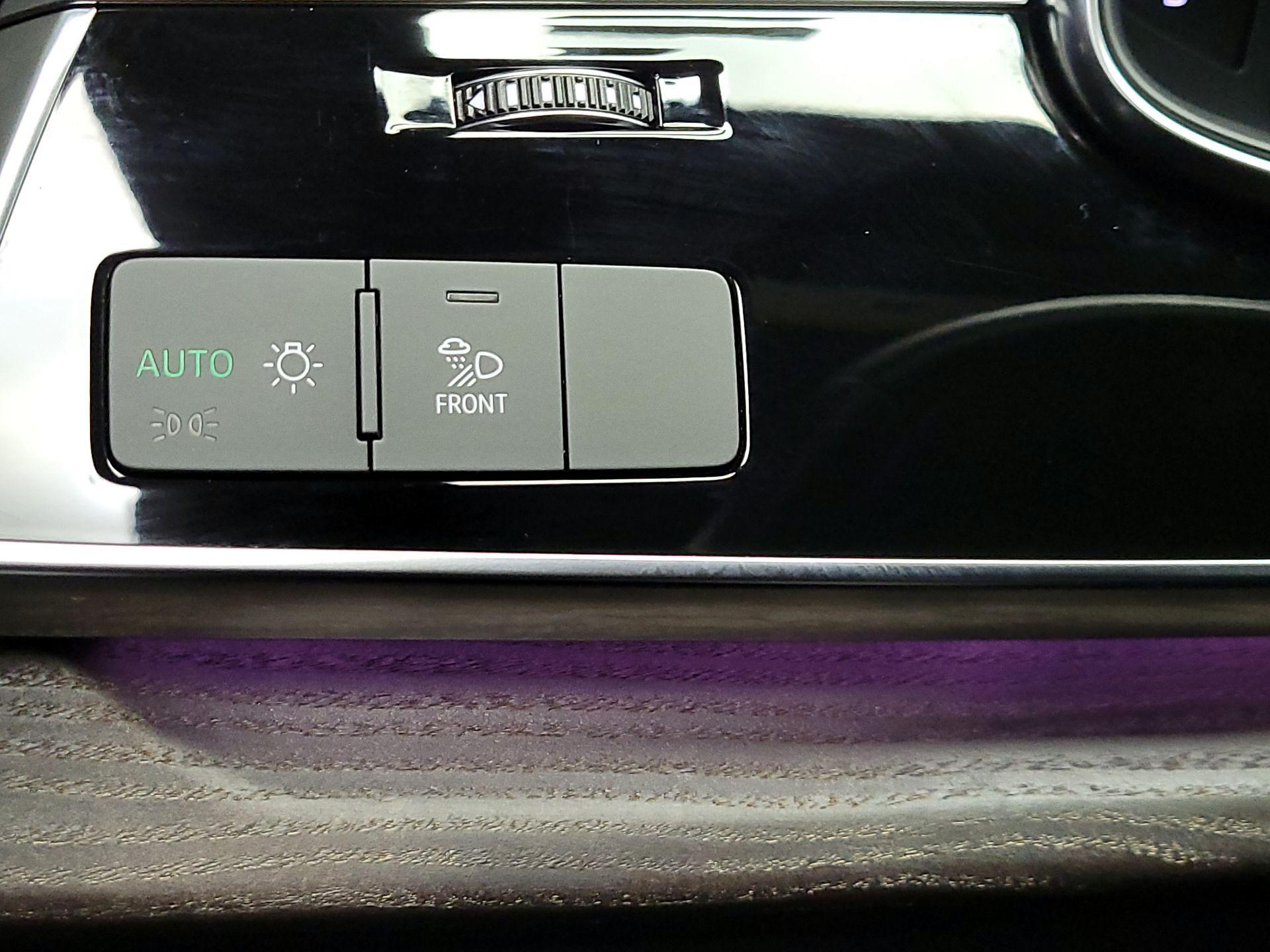 Thumbnail: 2019 Audi Q8 - 13