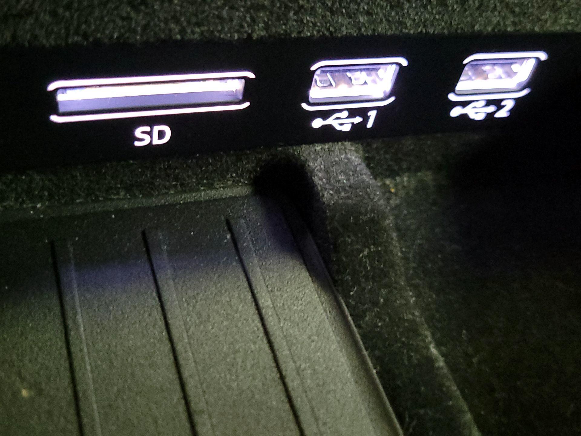 Thumbnail: 2019 Audi Q8 - 19