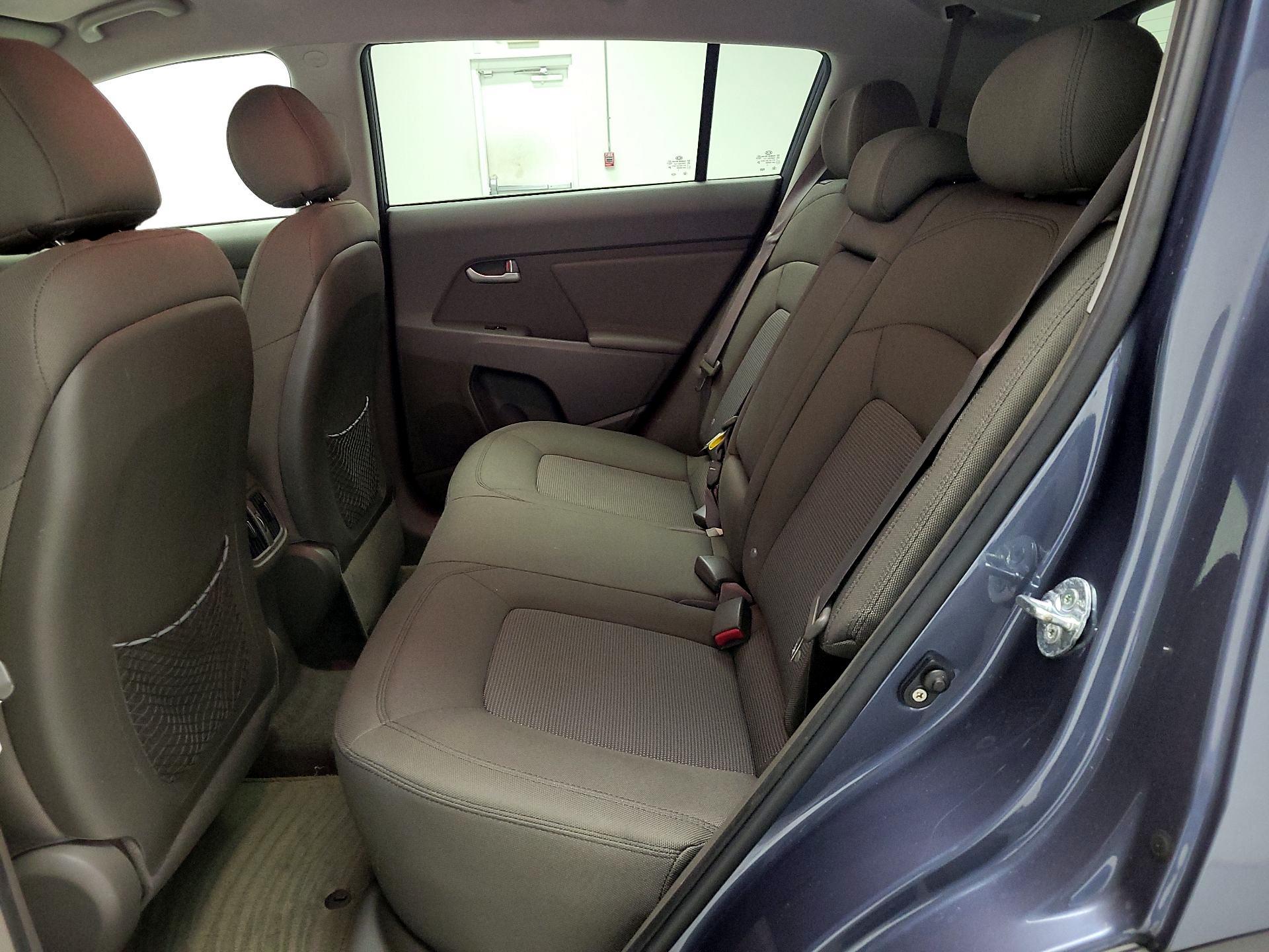 Thumbnail: 2016 Kia Sportage - 18