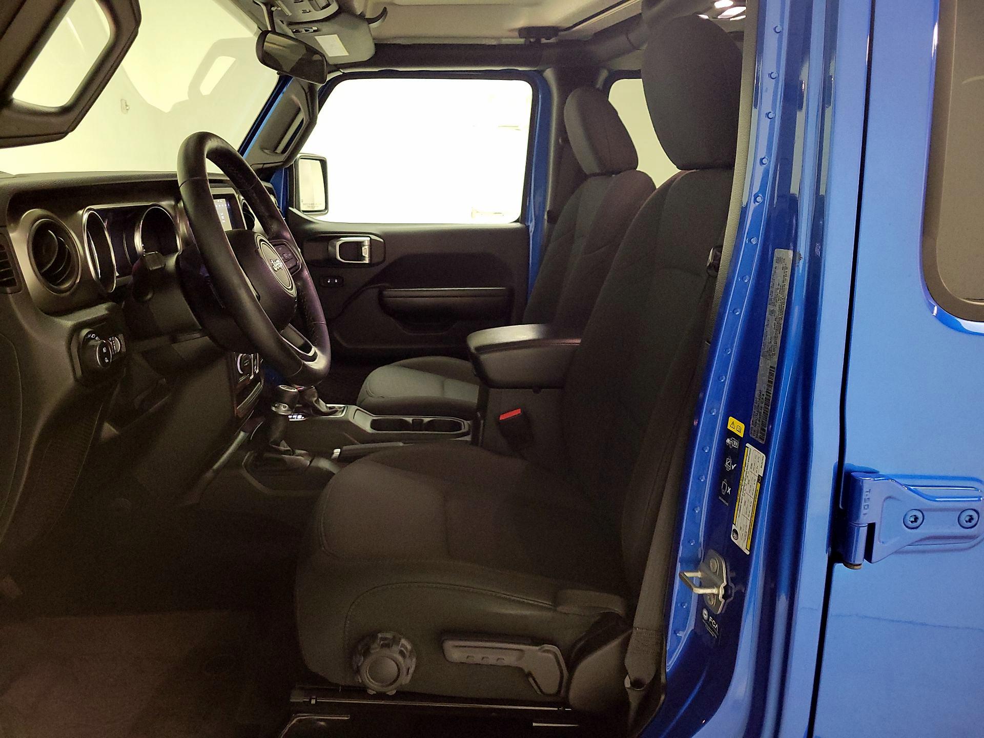 Thumbnail: 2021 Jeep Gladiator - 11