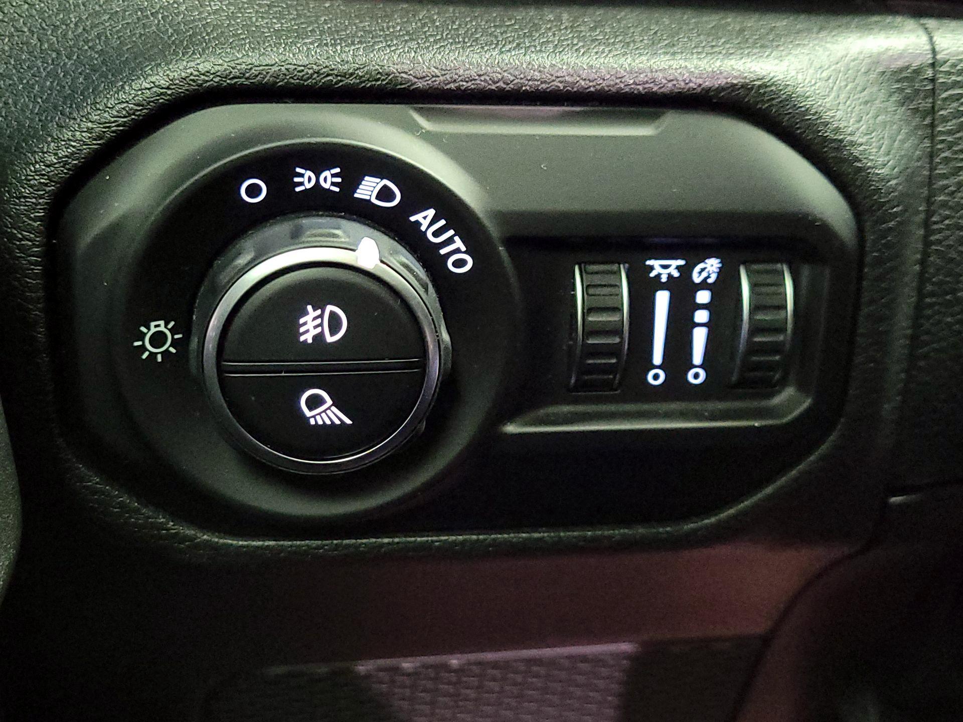 Thumbnail: 2021 Jeep Gladiator - 13