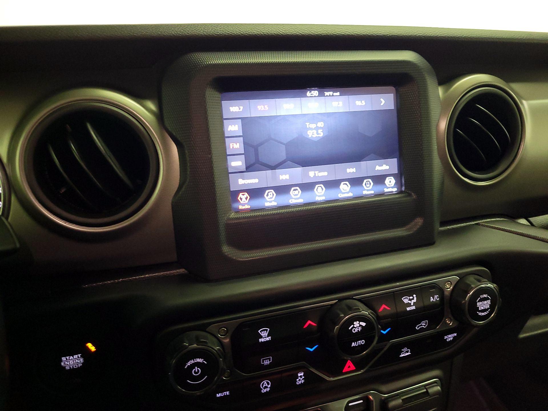 Thumbnail: 2021 Jeep Gladiator - 15