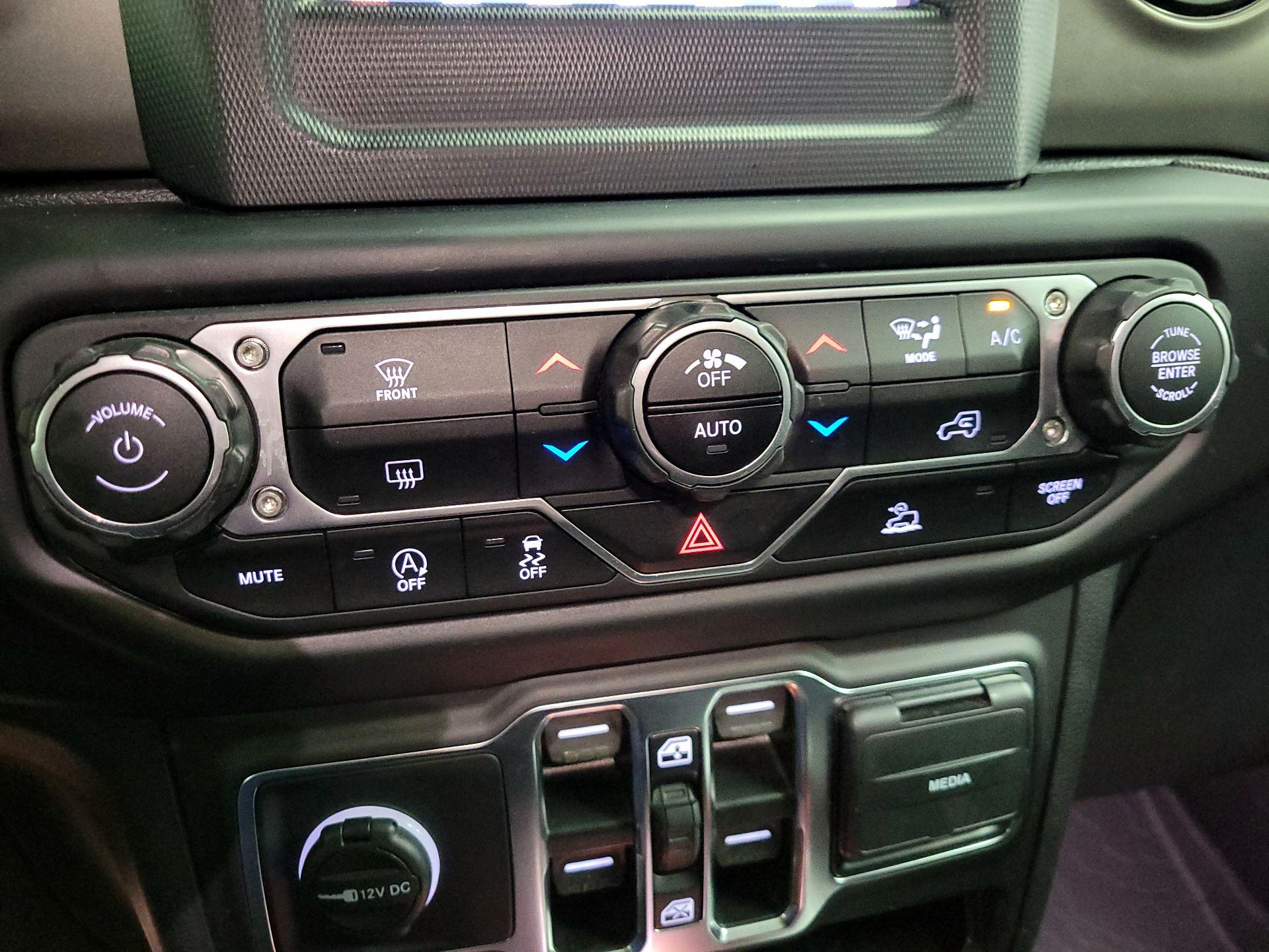 Thumbnail: 2021 Jeep Gladiator - 16